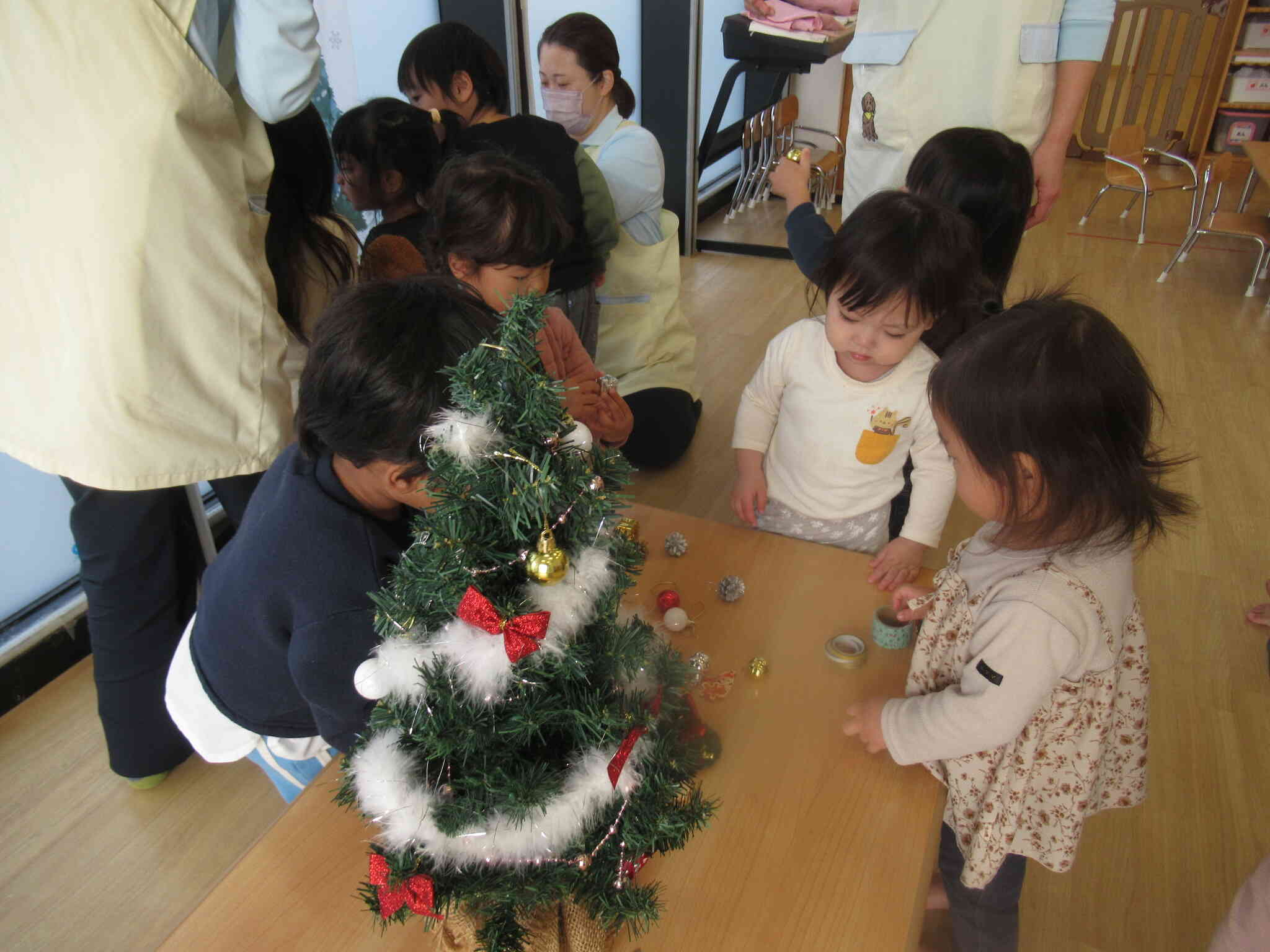 お‼にぎやかになってきた