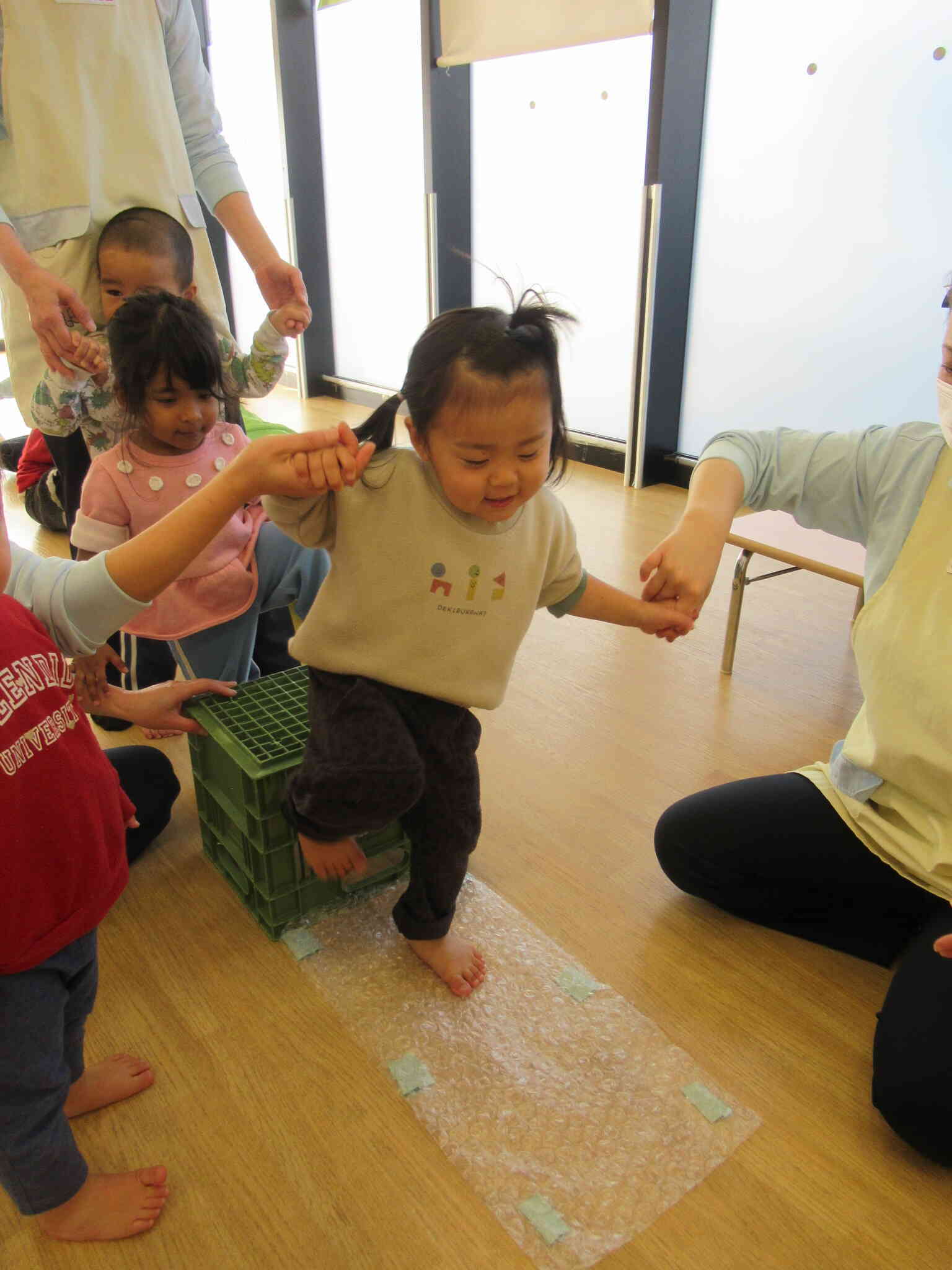 先生おてて離さないでね‼