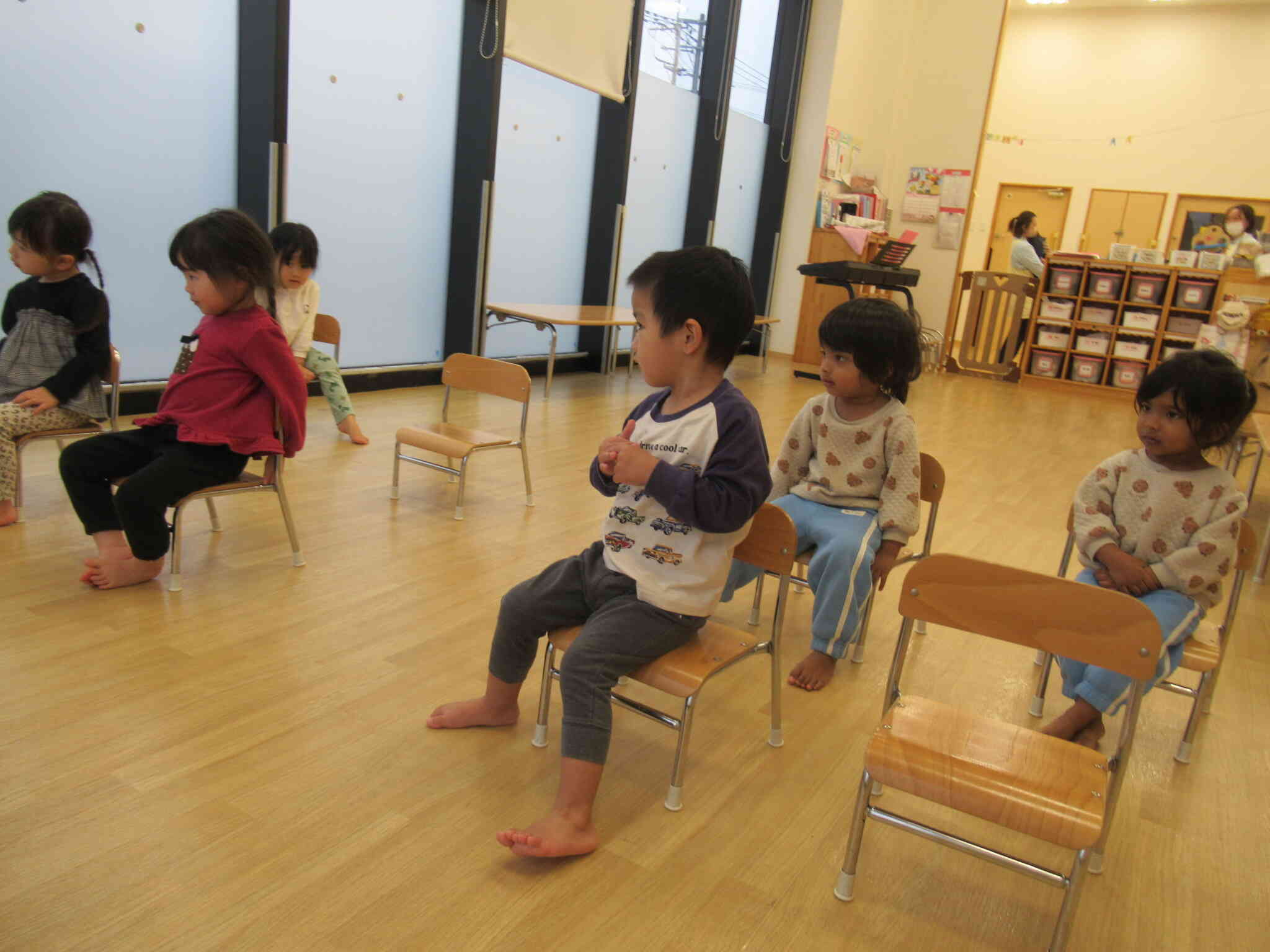 卒園式の練習かな？