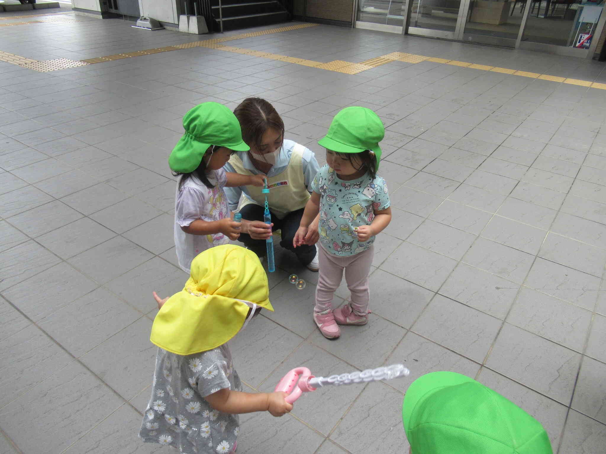先生と一緒にね…