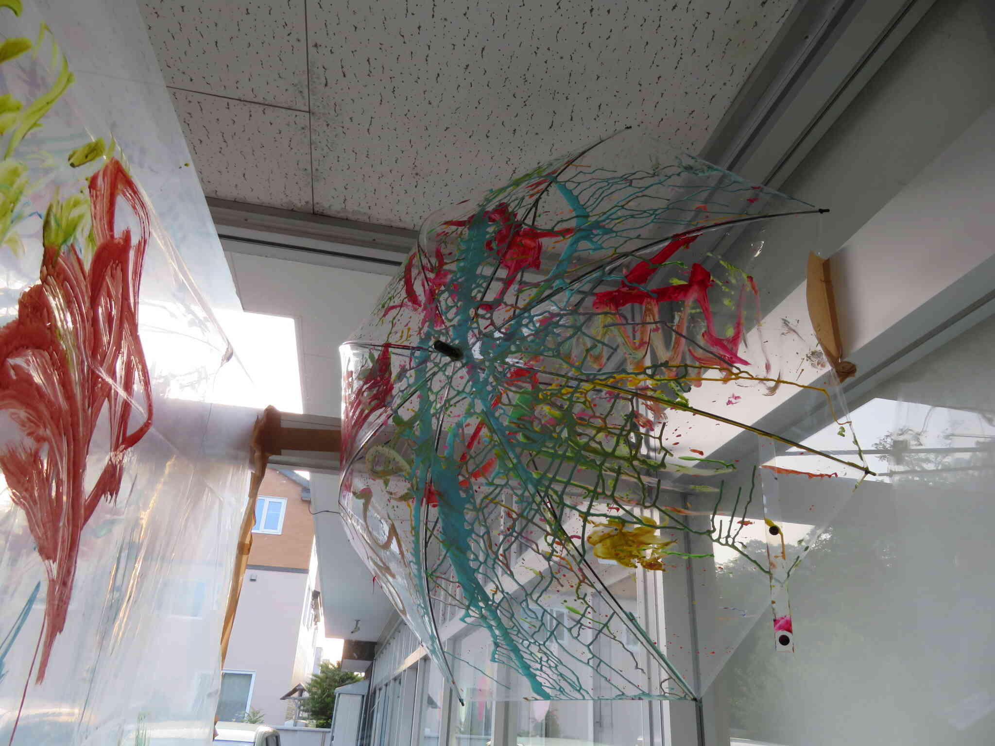 傘も立派な芸術作品じゃないですか！！みんなすごい！！