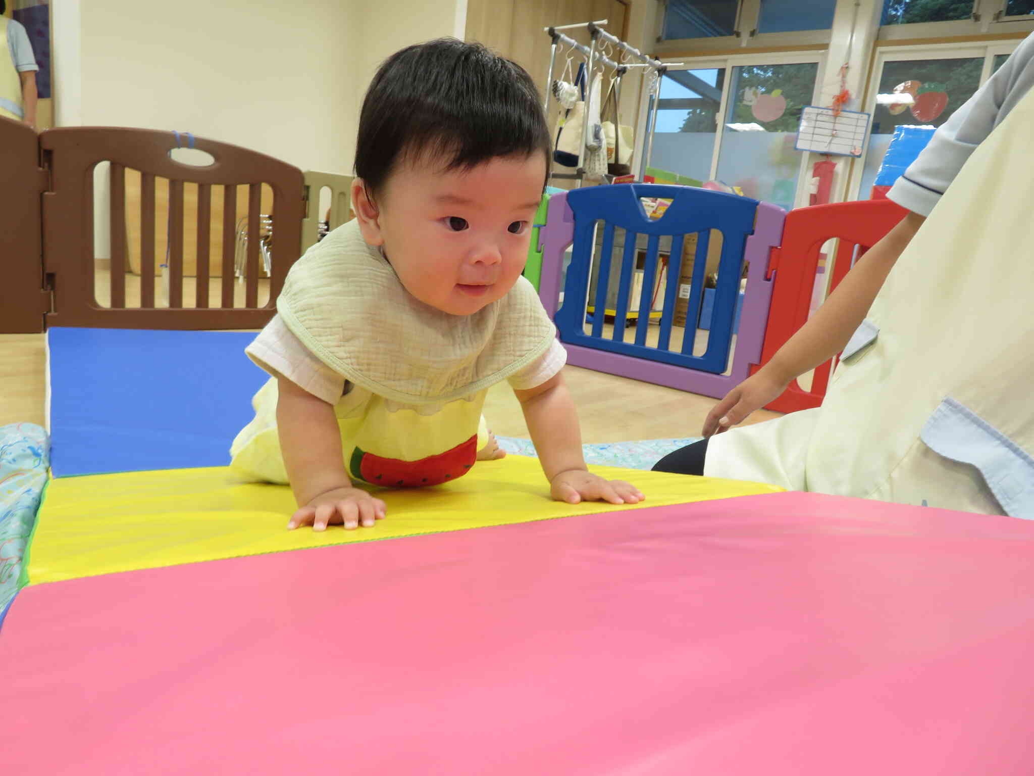 坂道も階段もどんどん進んでいくたくましさ！目指すはてっぺんだ～！！
