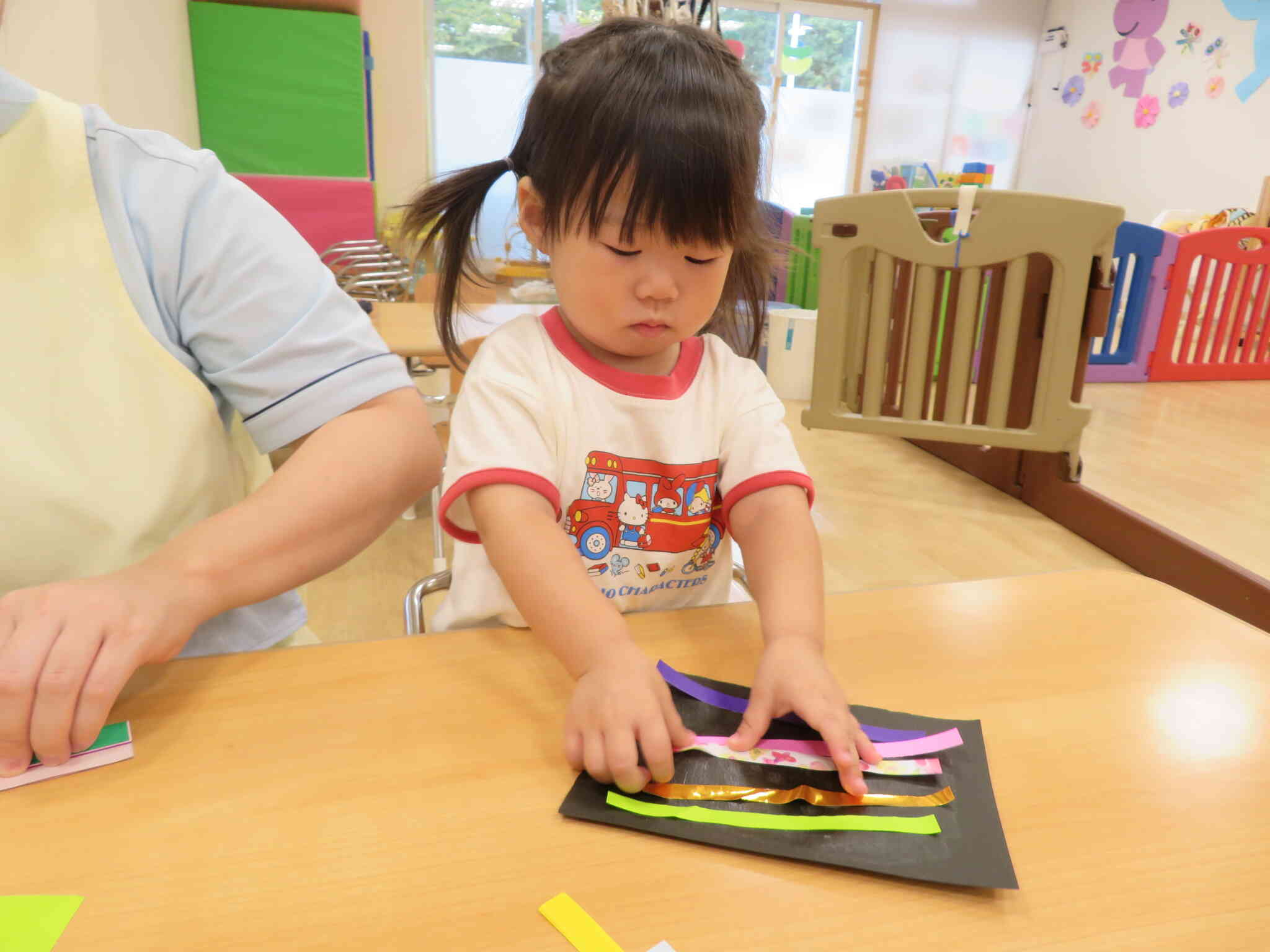 先生が作っているのをみて、上手にまねっこできるんですよ！すごいなぁ