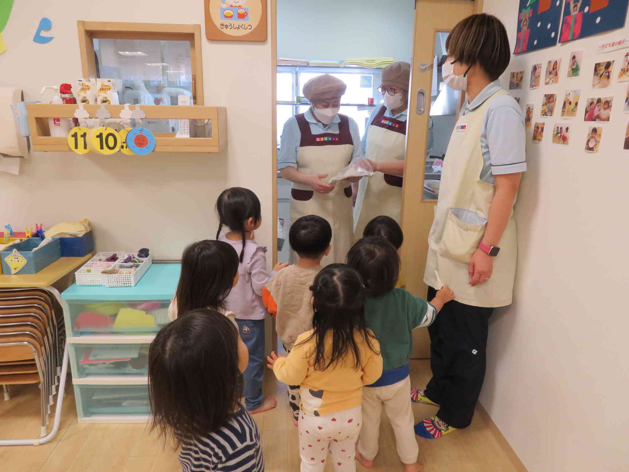 「おいしいうどんにしてください！」・・・おやつは年越しうどんでおなかいっぱい。給食さん、とっても美味しかったよ～♡