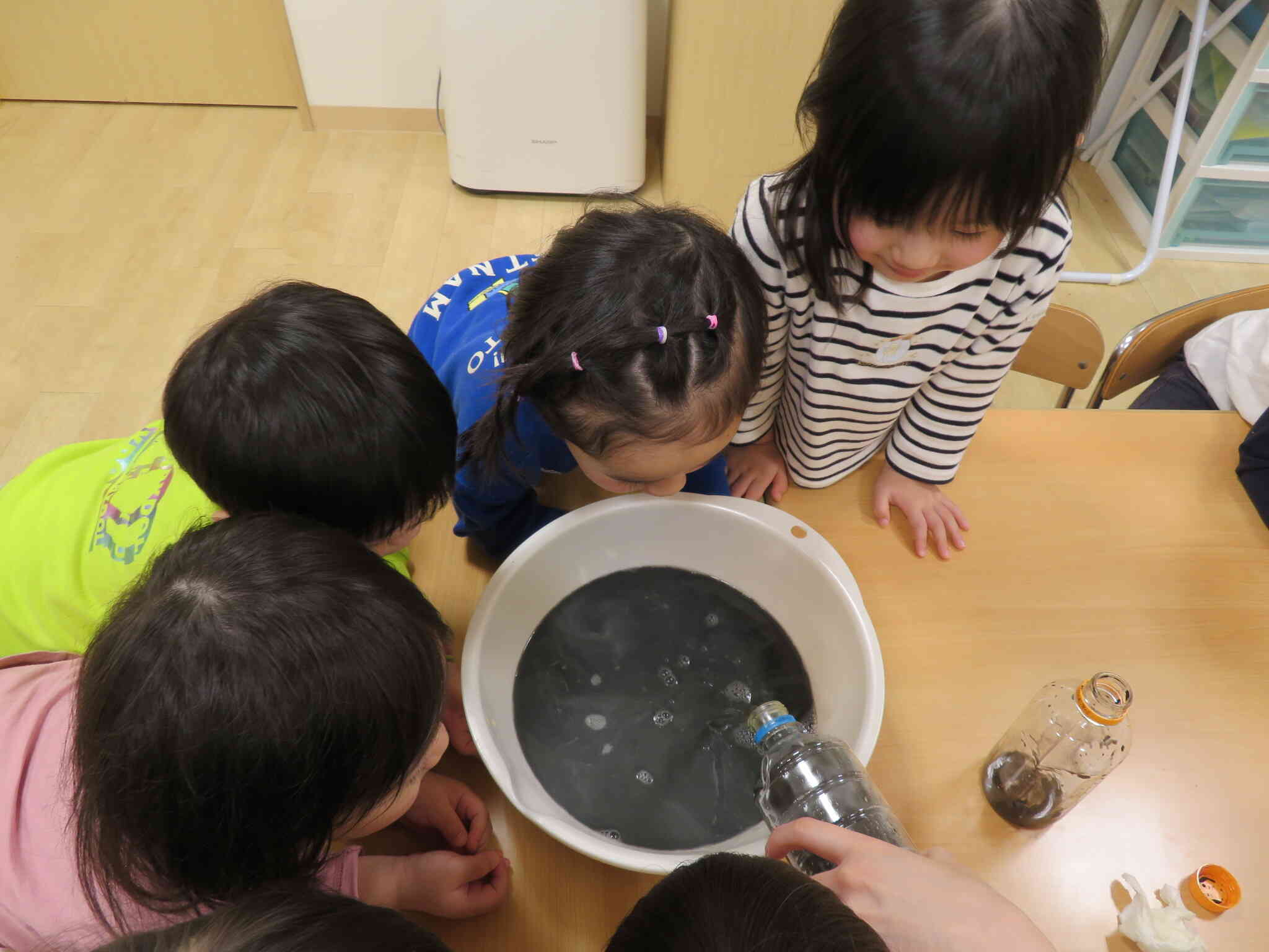 混ぜたらどうなる？色水マジック！！