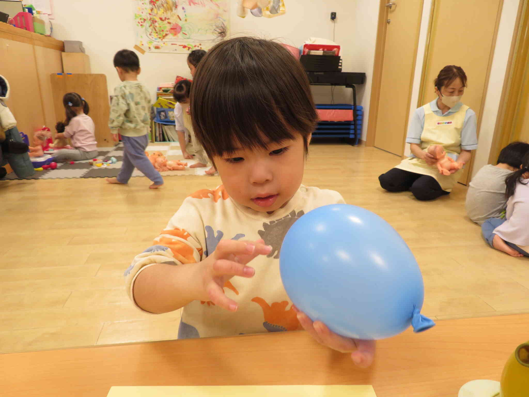 ちょっとためらう姿も・・・