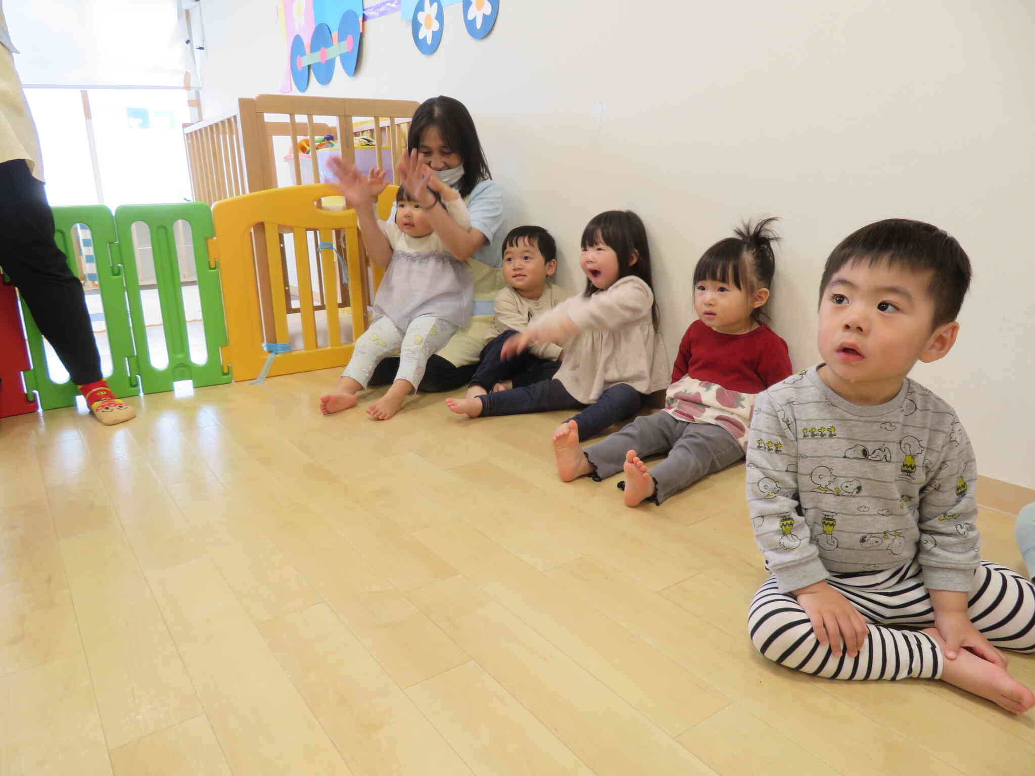 おたのしみ会・・・なのに、この表情・・・