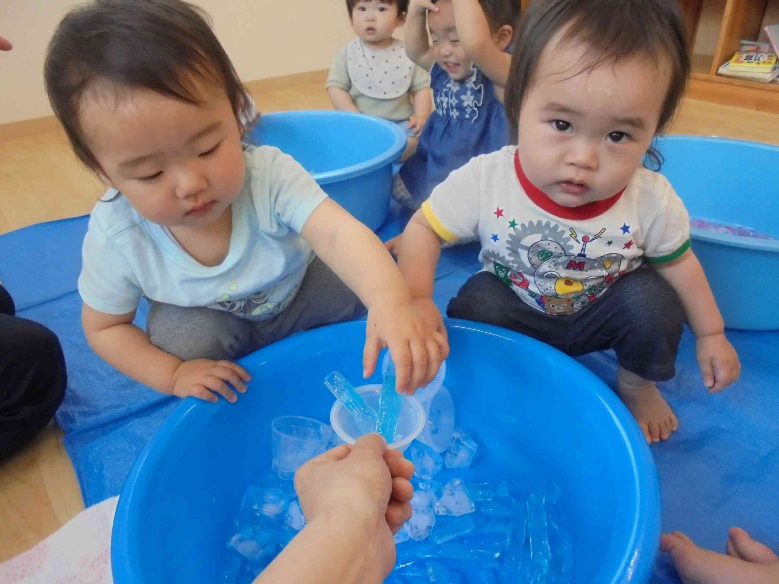 氷遊びを楽しみました！