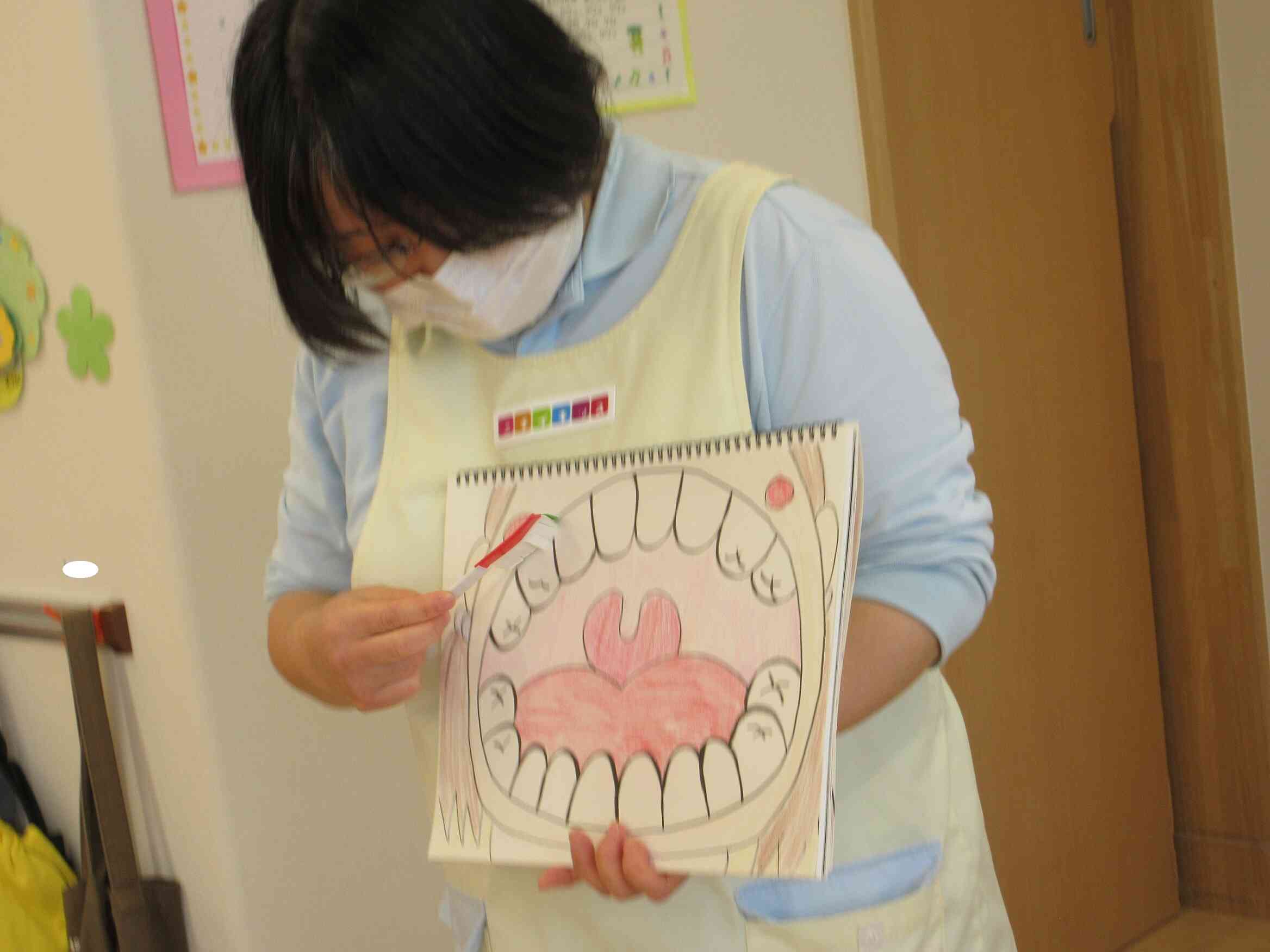 歯磨きでバイ菌を退治するよ！