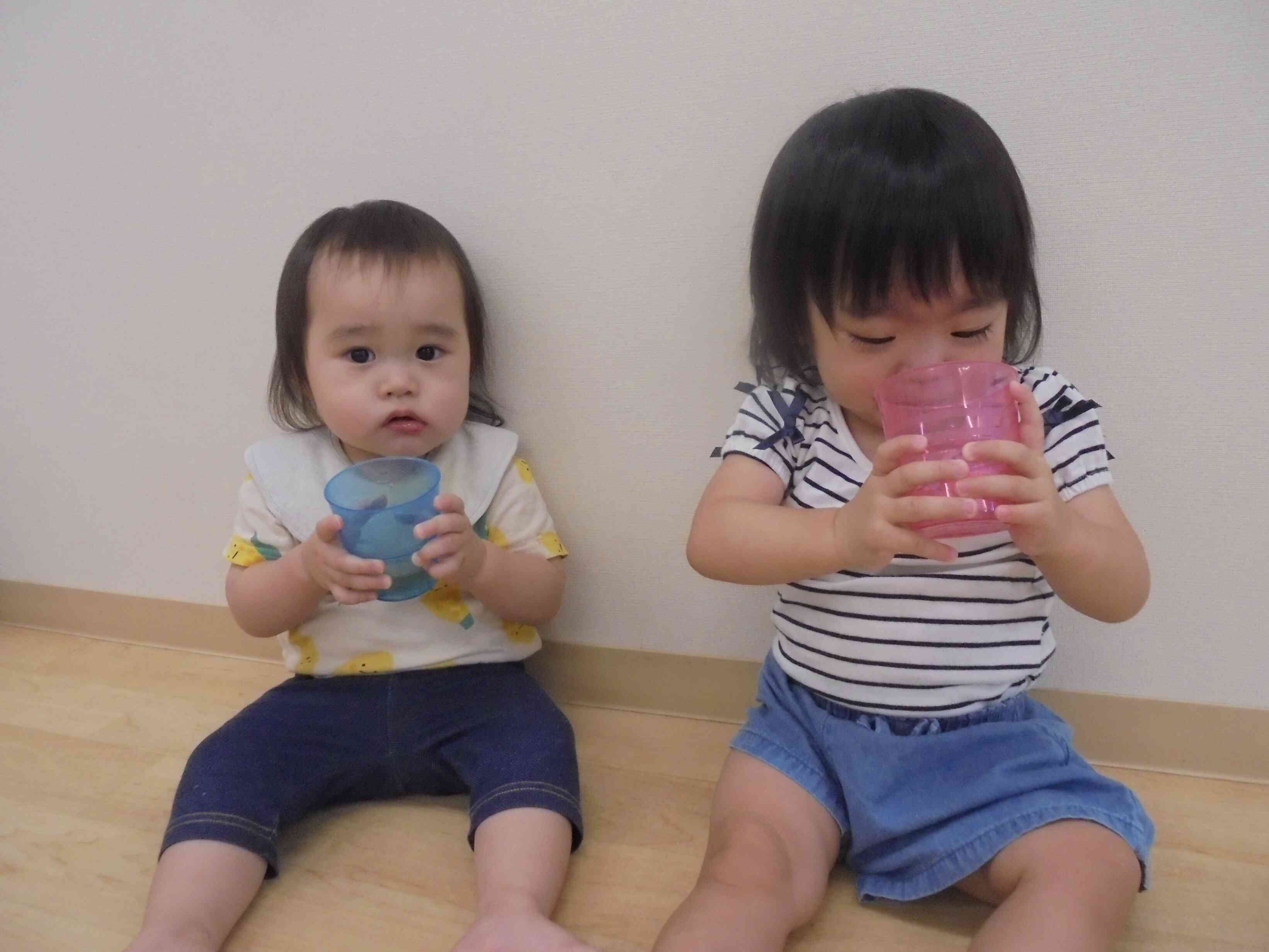 みんなで水分補給「おいしいね！」