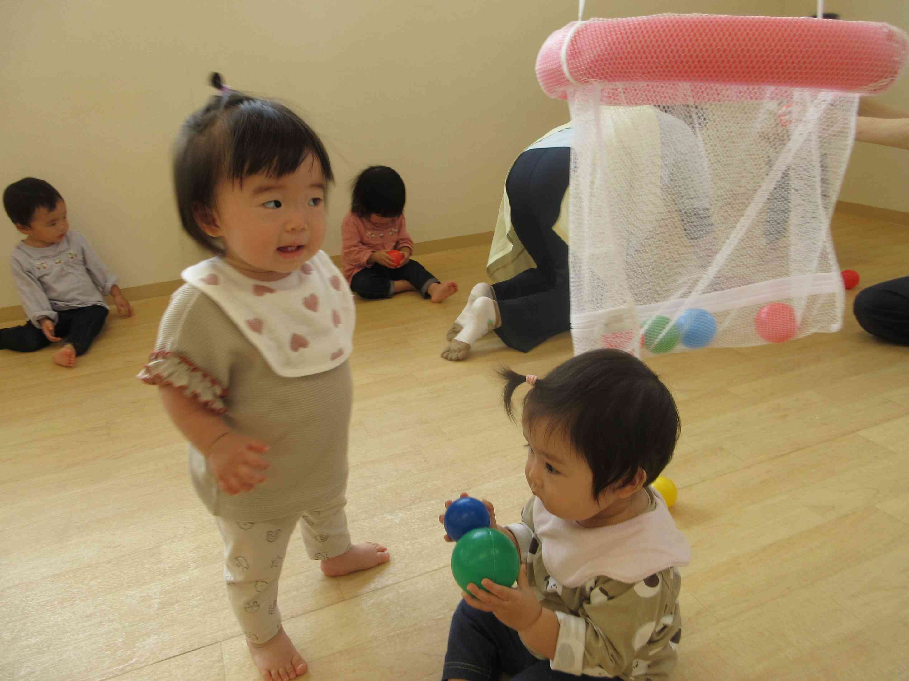 わたしも、ボール入れてみようかなぁ～