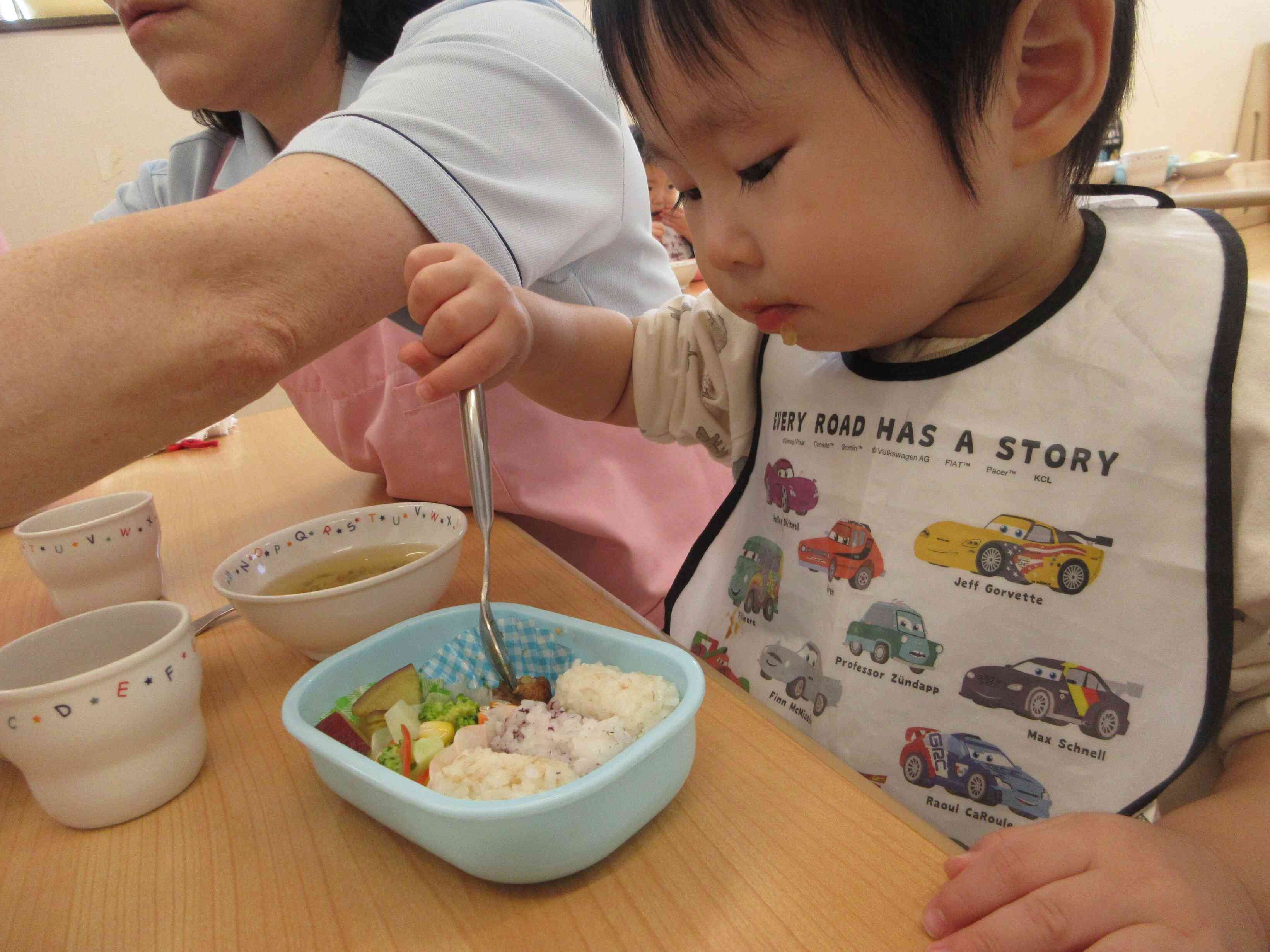 何から食べようかな～