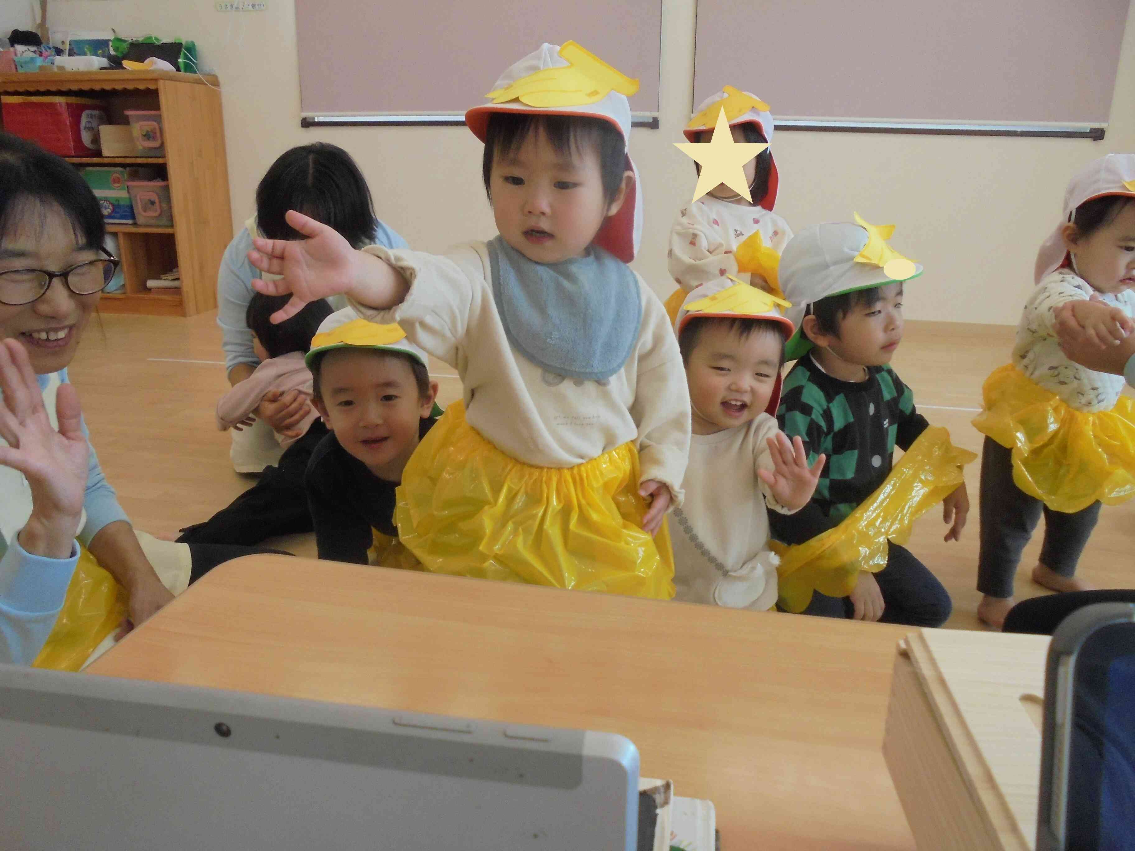 おじいちゃんおばあちゃん、　　　　　バイバ～イ！