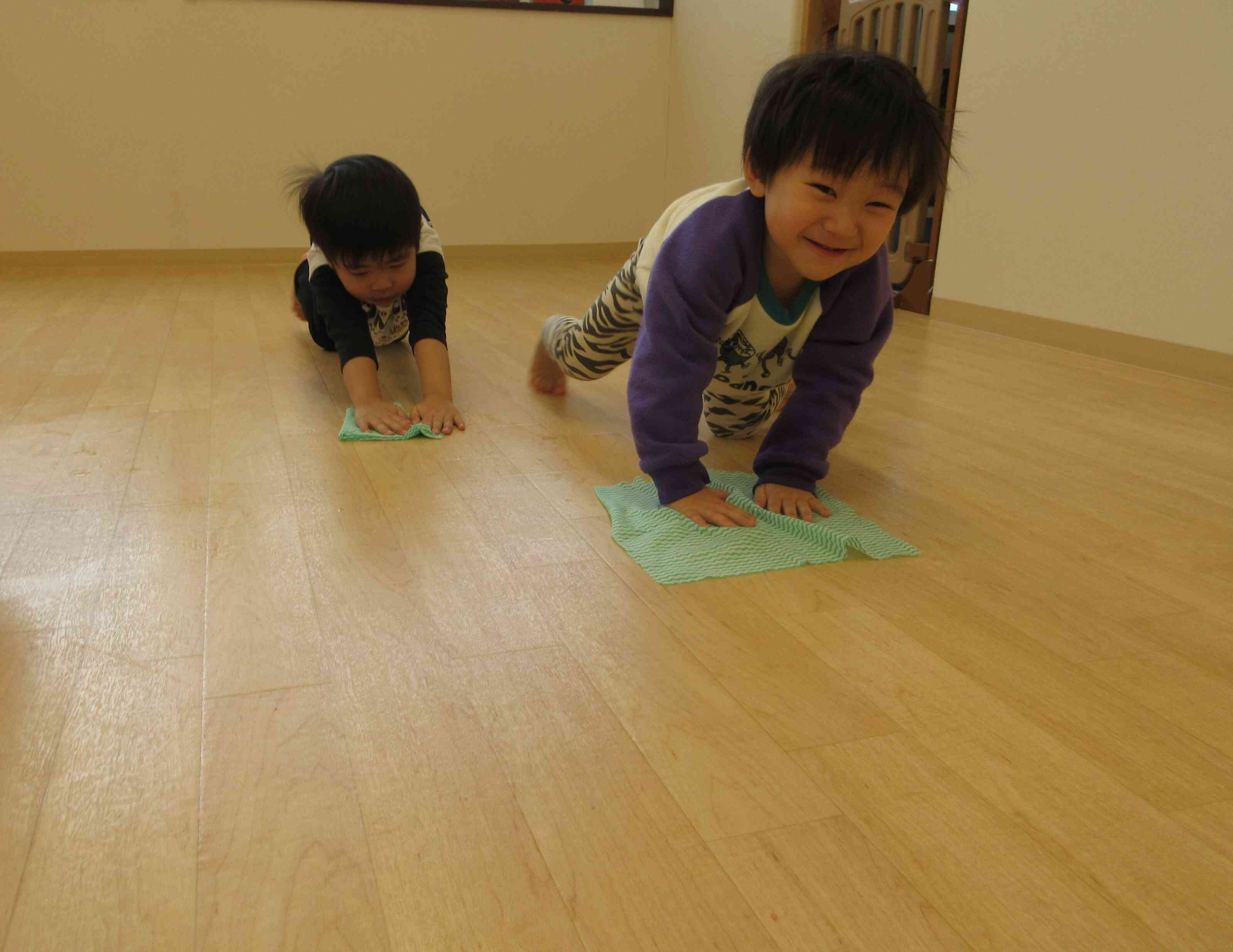 床拭き楽しいね～