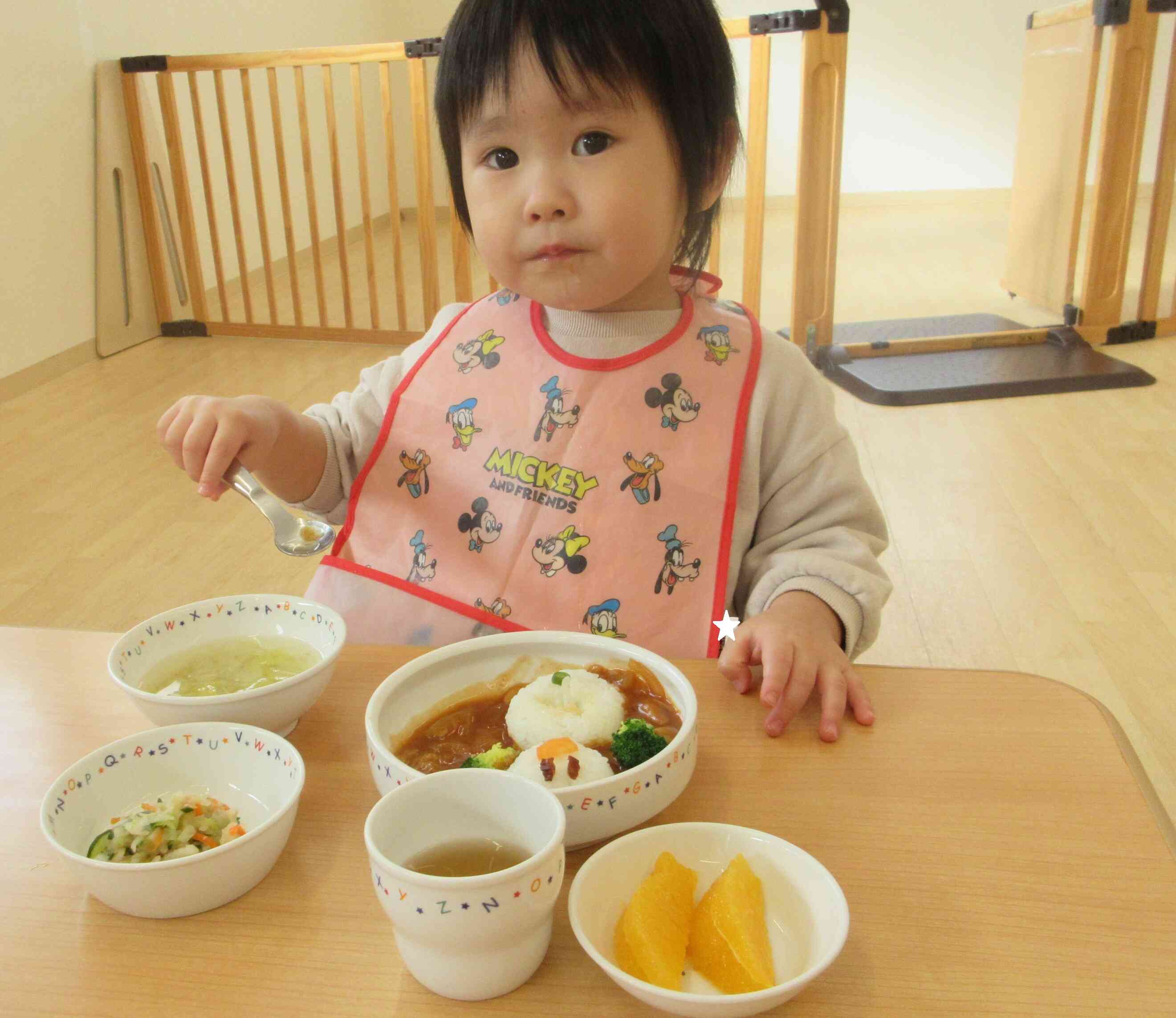 どこから食べようかなぁ～