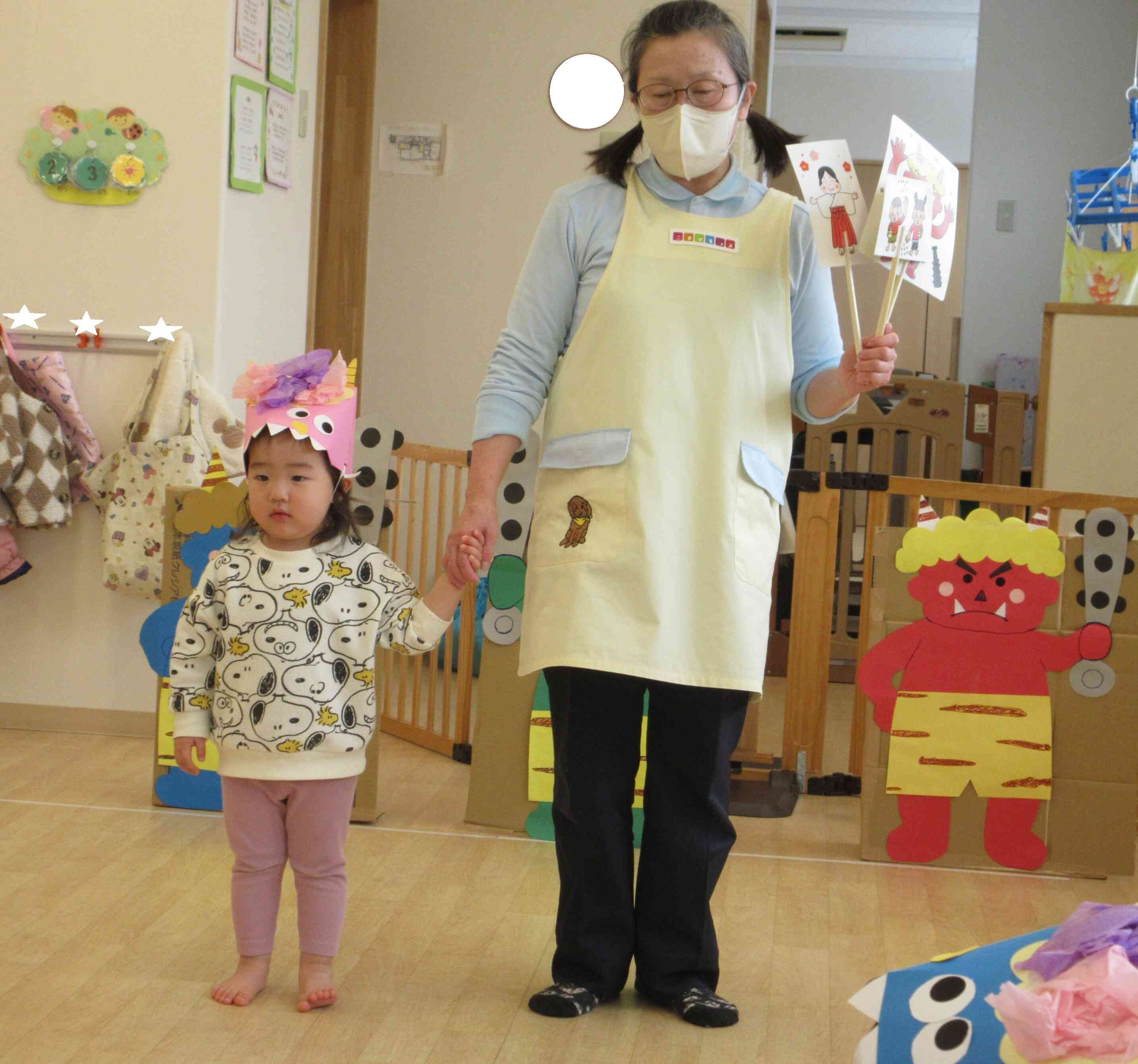 【ひよこ組】お花紙くしゃくしゃしたよ！