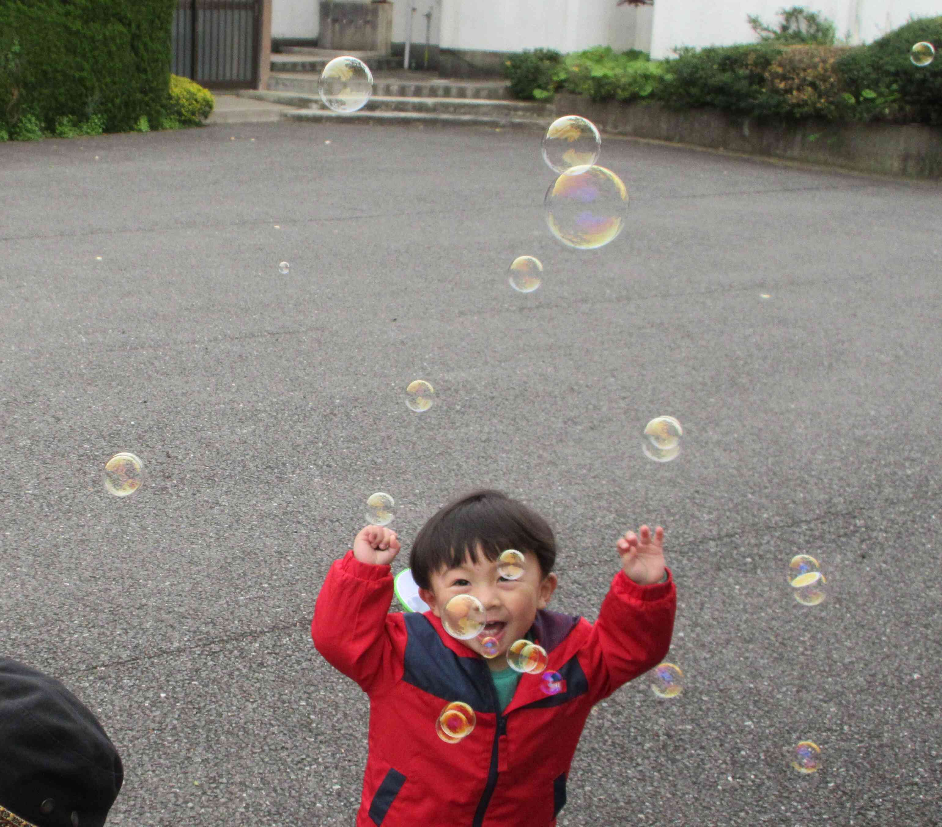 しゃぼん玉遊び 楽しいね！