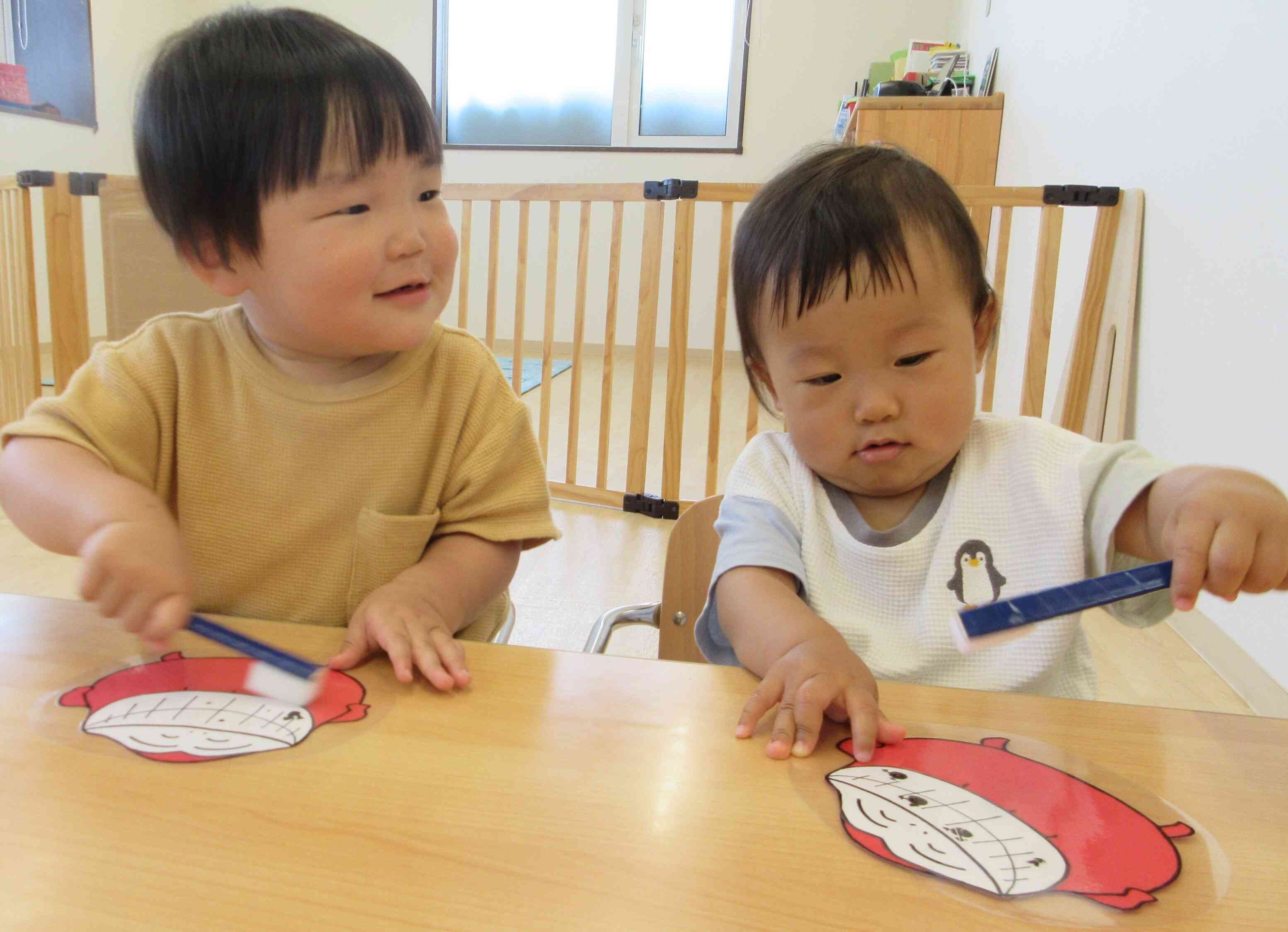 歯磨きでバイキン やっつけるぞ!