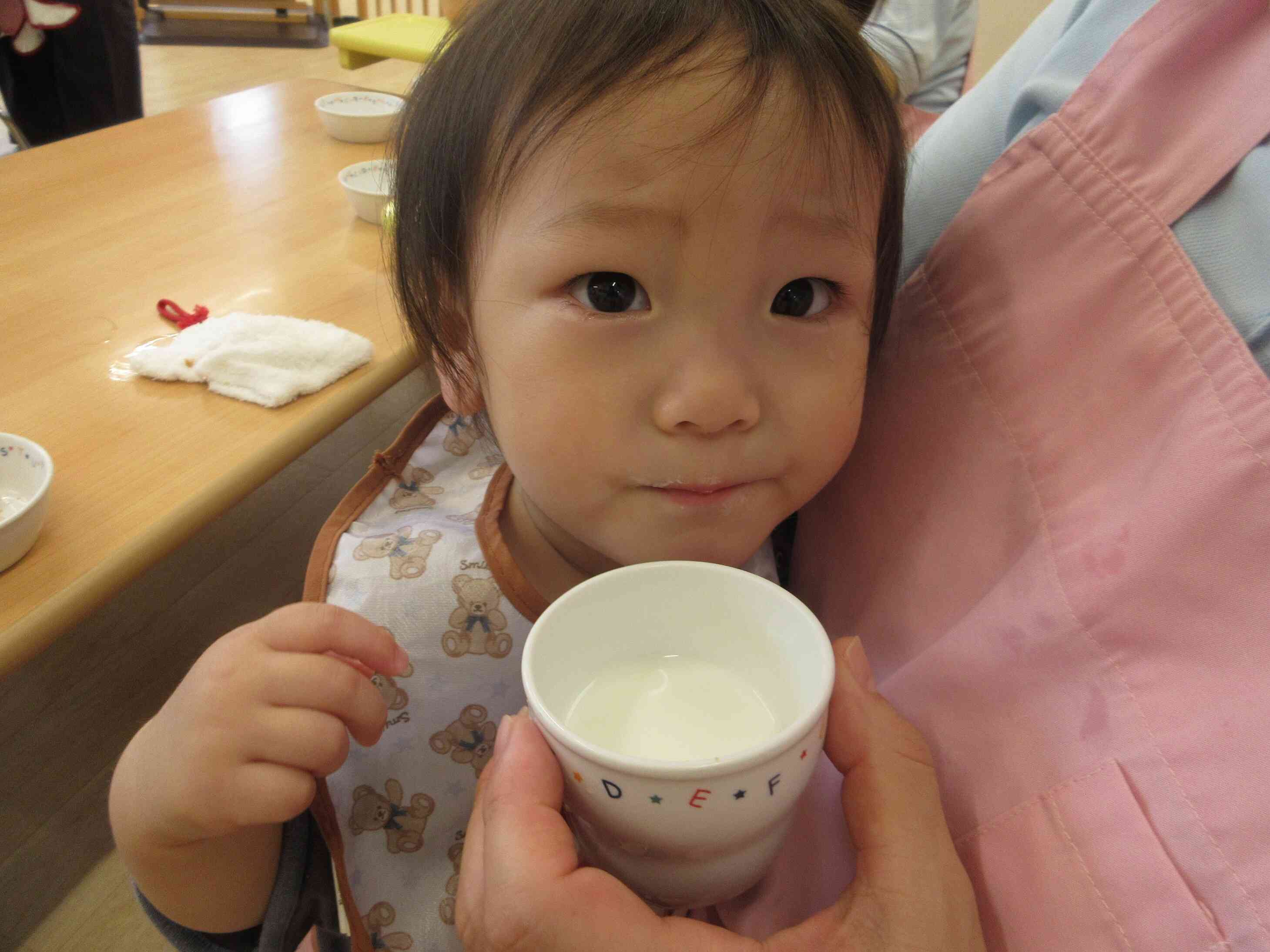 おやつの牛乳美味しいよ！