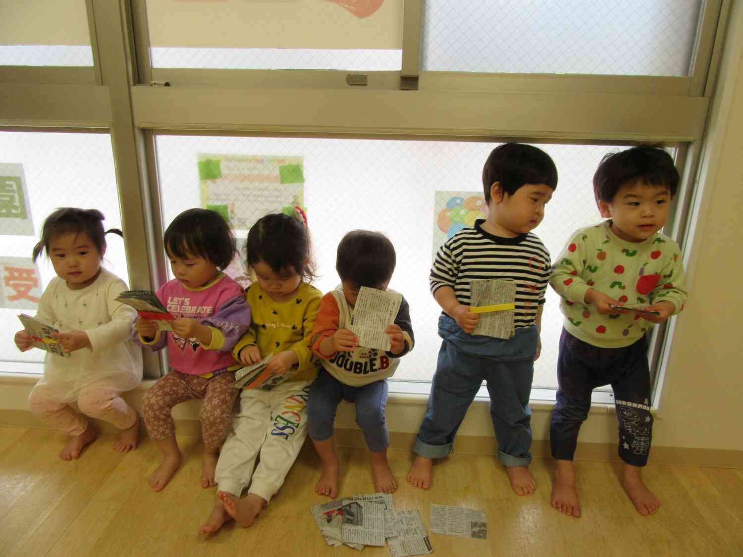 新聞紙遊び♪