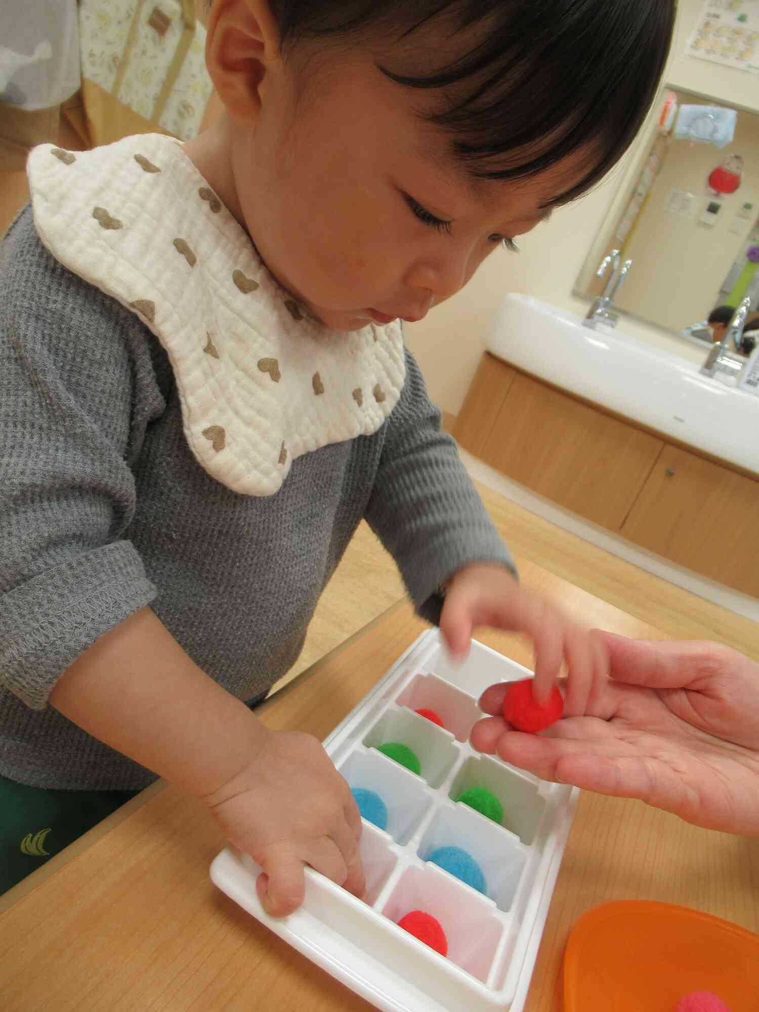 「赤」はどこかな？