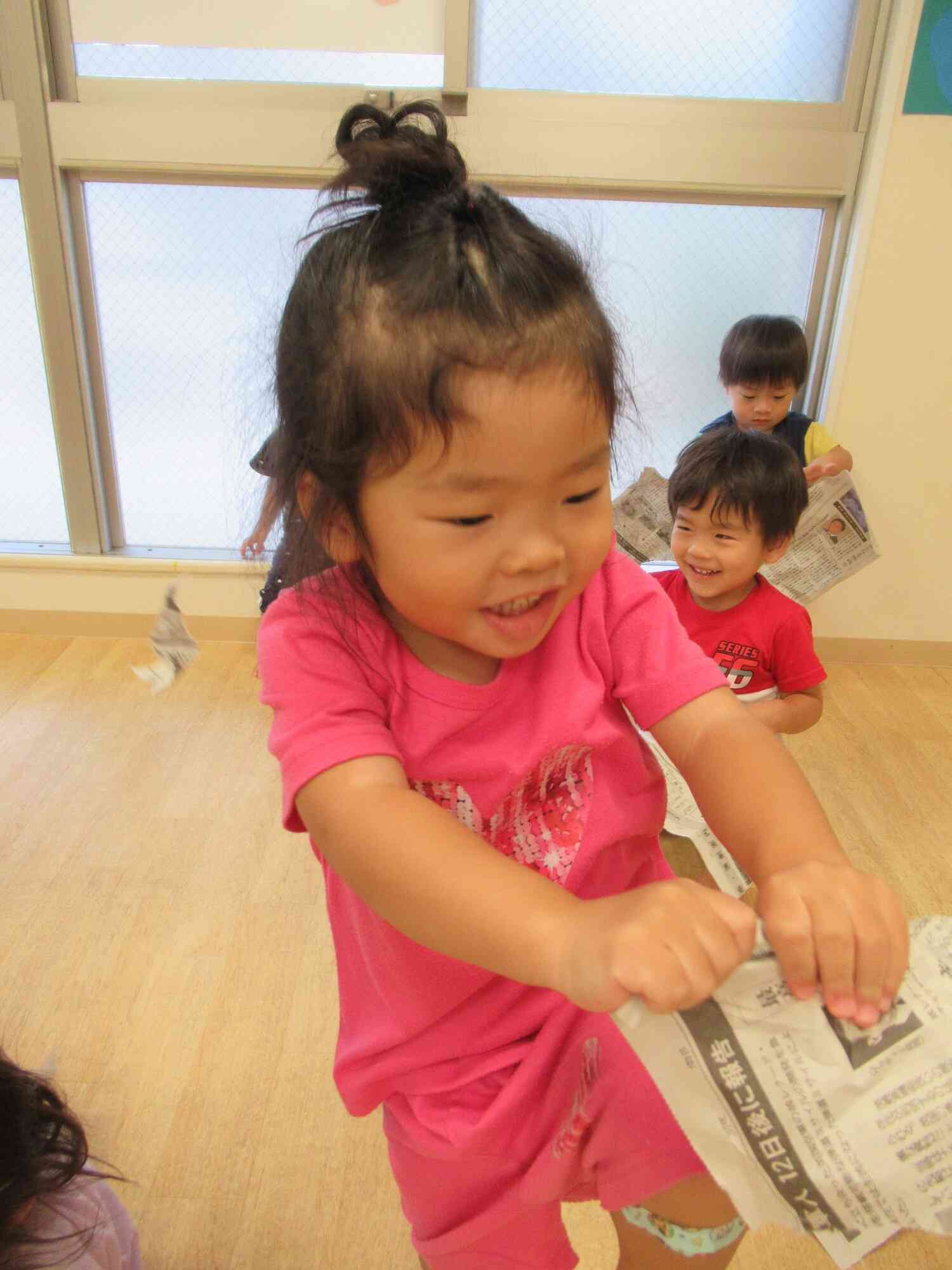 新聞紙あそび♪