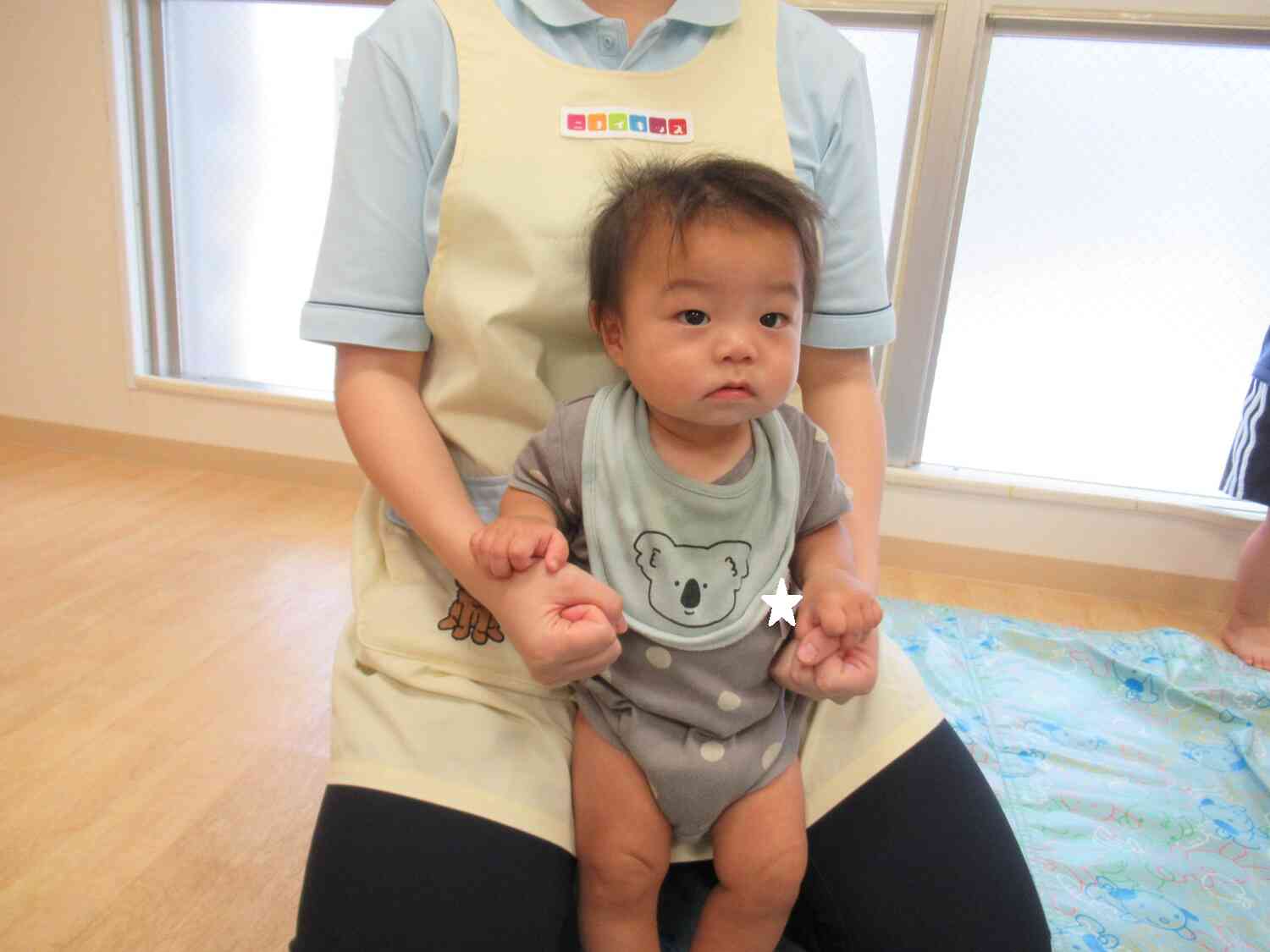 ひよこぐみさんも真剣に聞いています♬