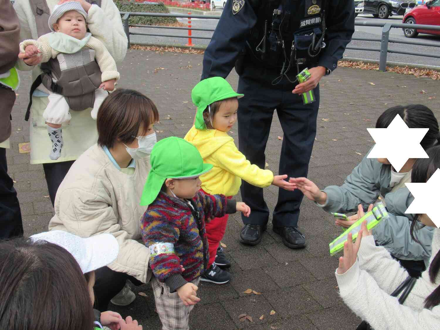 ちょっと照れながら・・・「ど～ぞ」