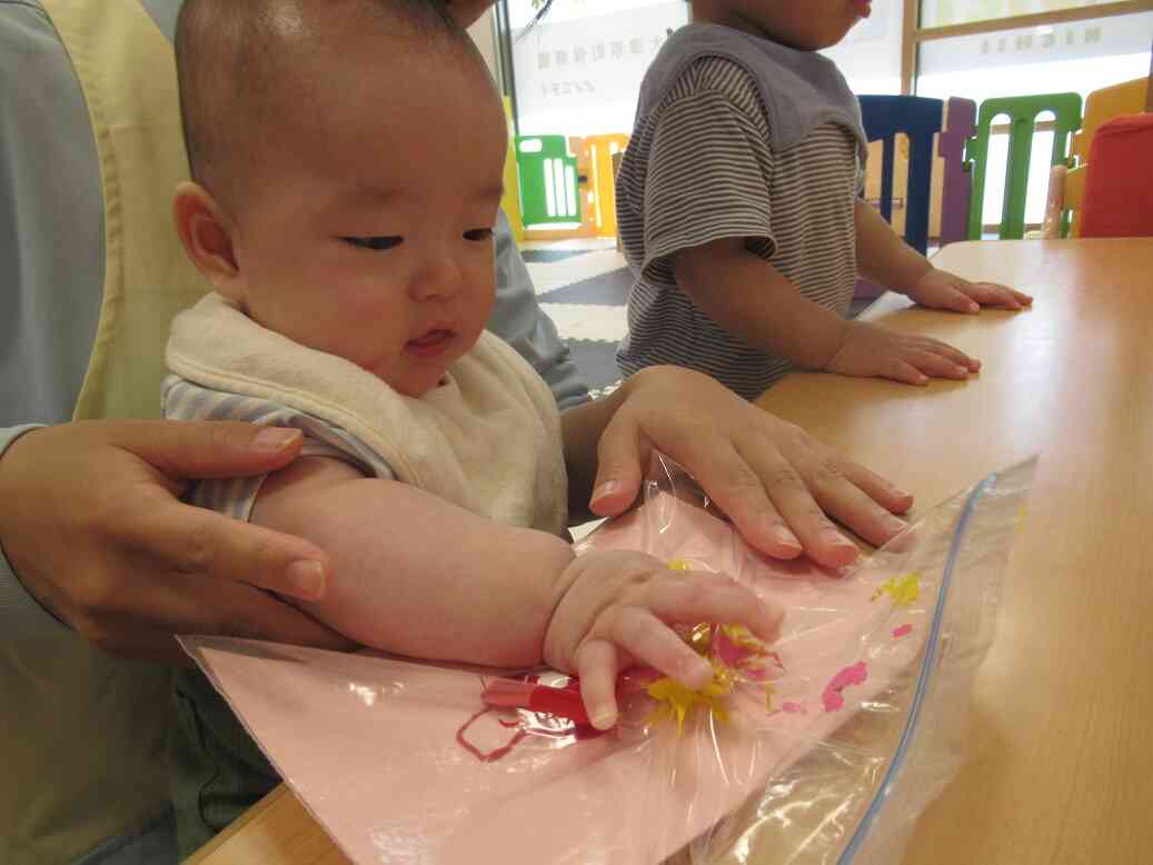 ひよこ組　感触遊び♪