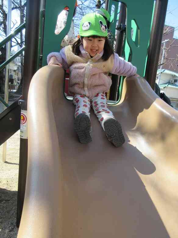公園の遊具、楽しいね♪