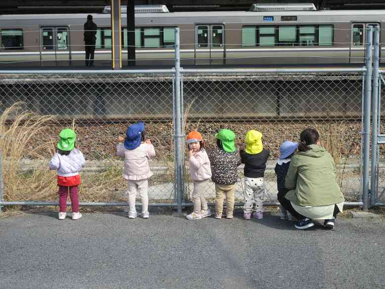 電車も近くで見られます！