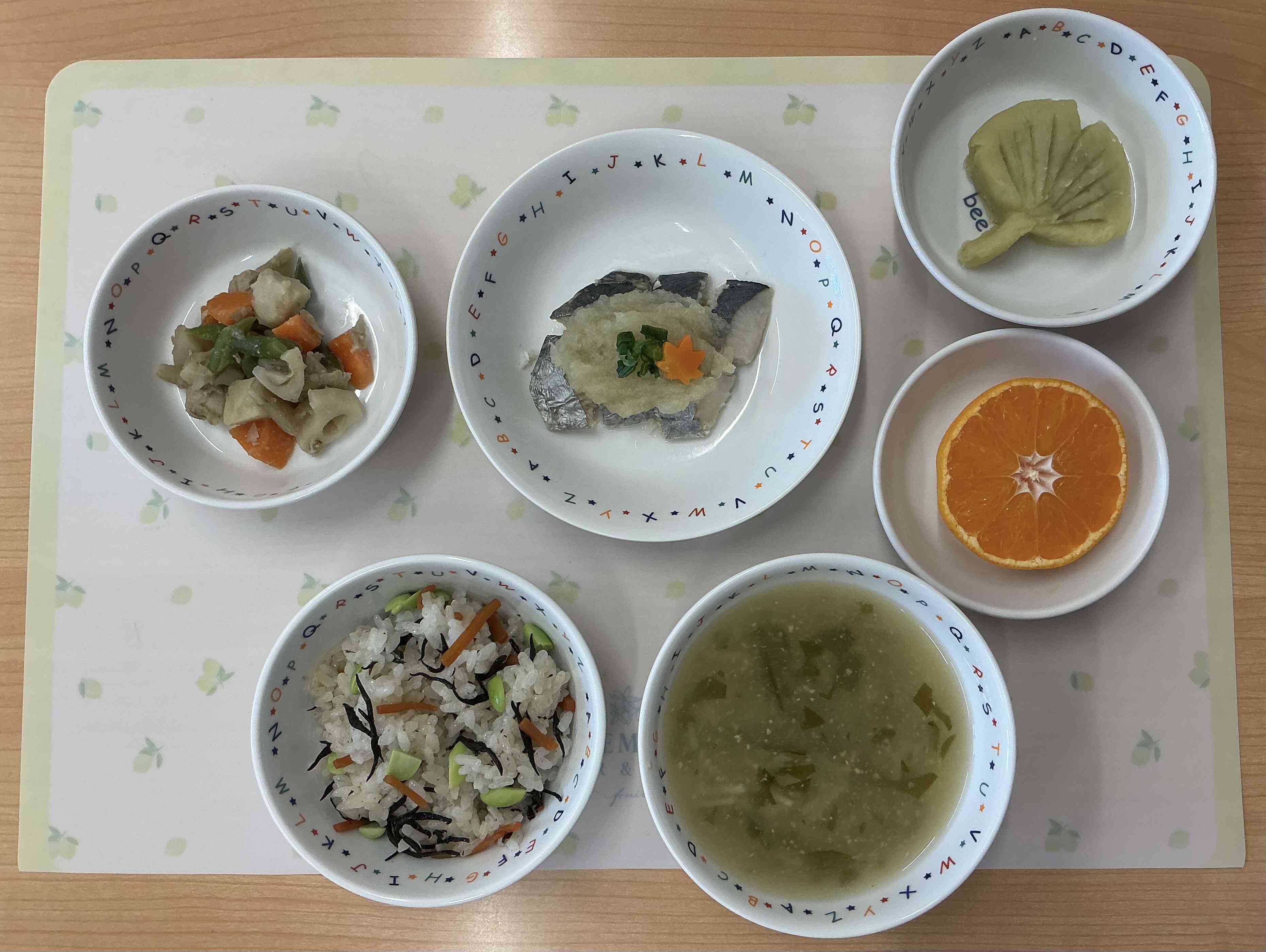 11月21日の給食&おやつ