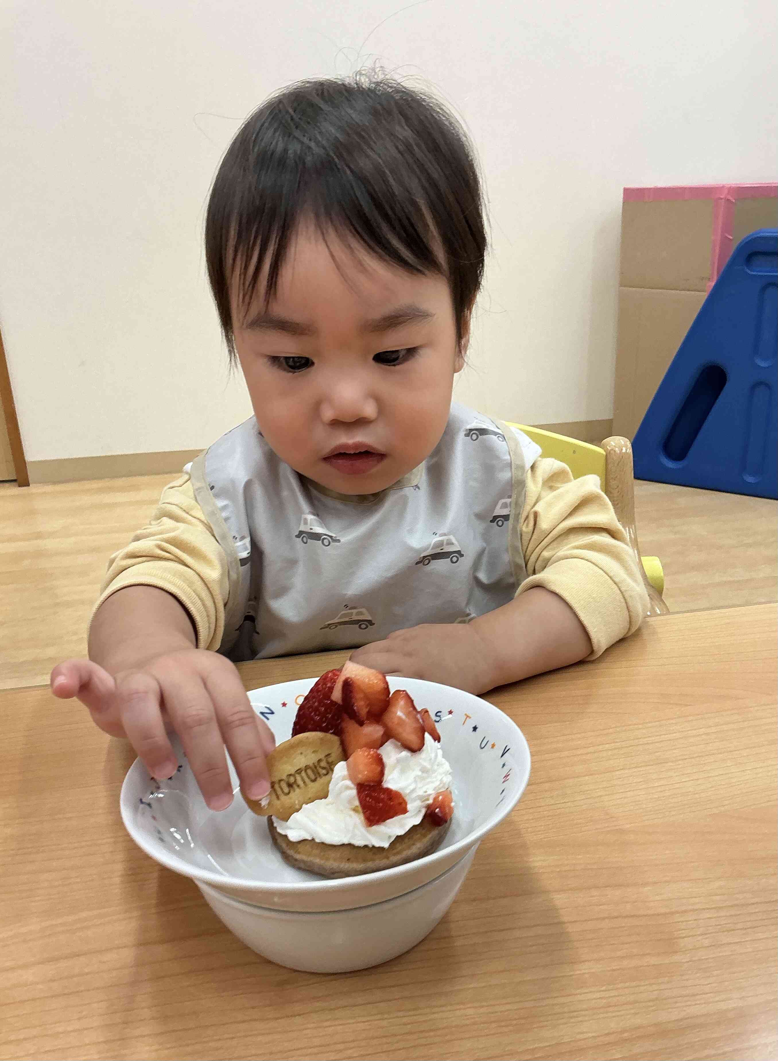 ビスケットを乗せて完成！