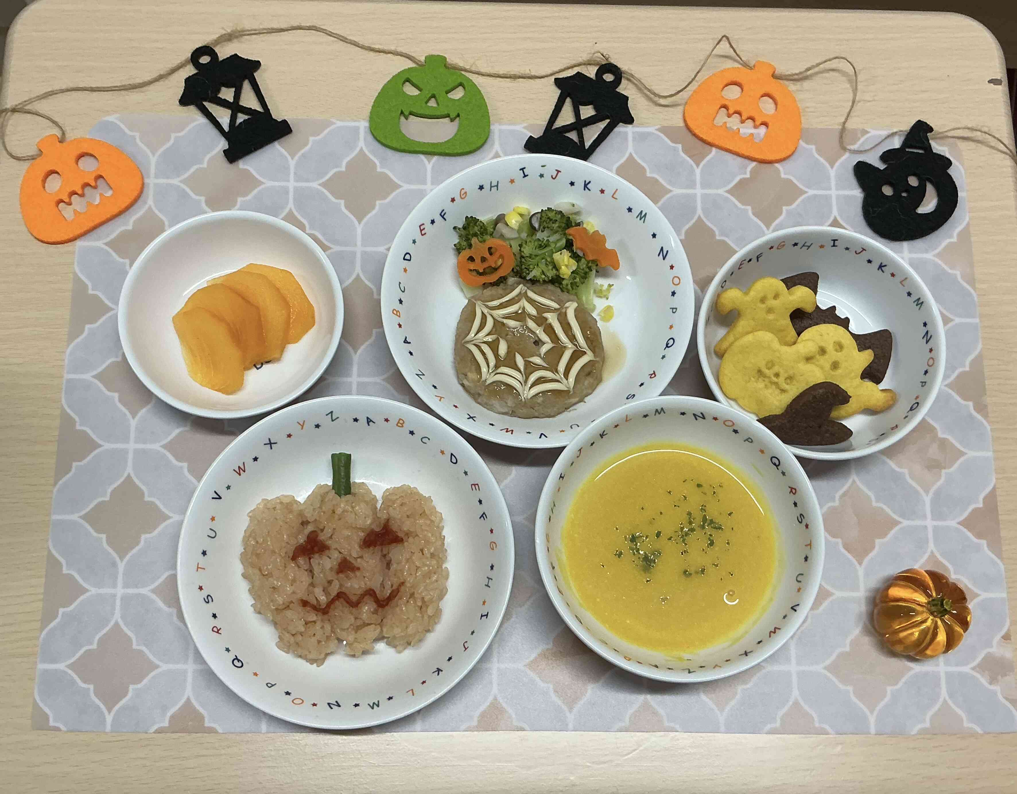 10月30日の給食&おやつ