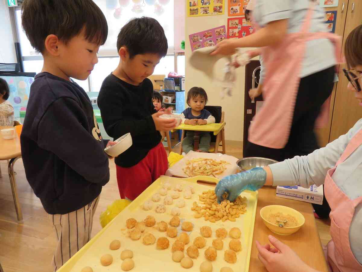室内遊び~0歳児 ひよこぐみ~|ニチイキッズ大淀中保育園 室内遊び~0歳児 ひよこぐみ~|ニチイキッズ大淀中保育園