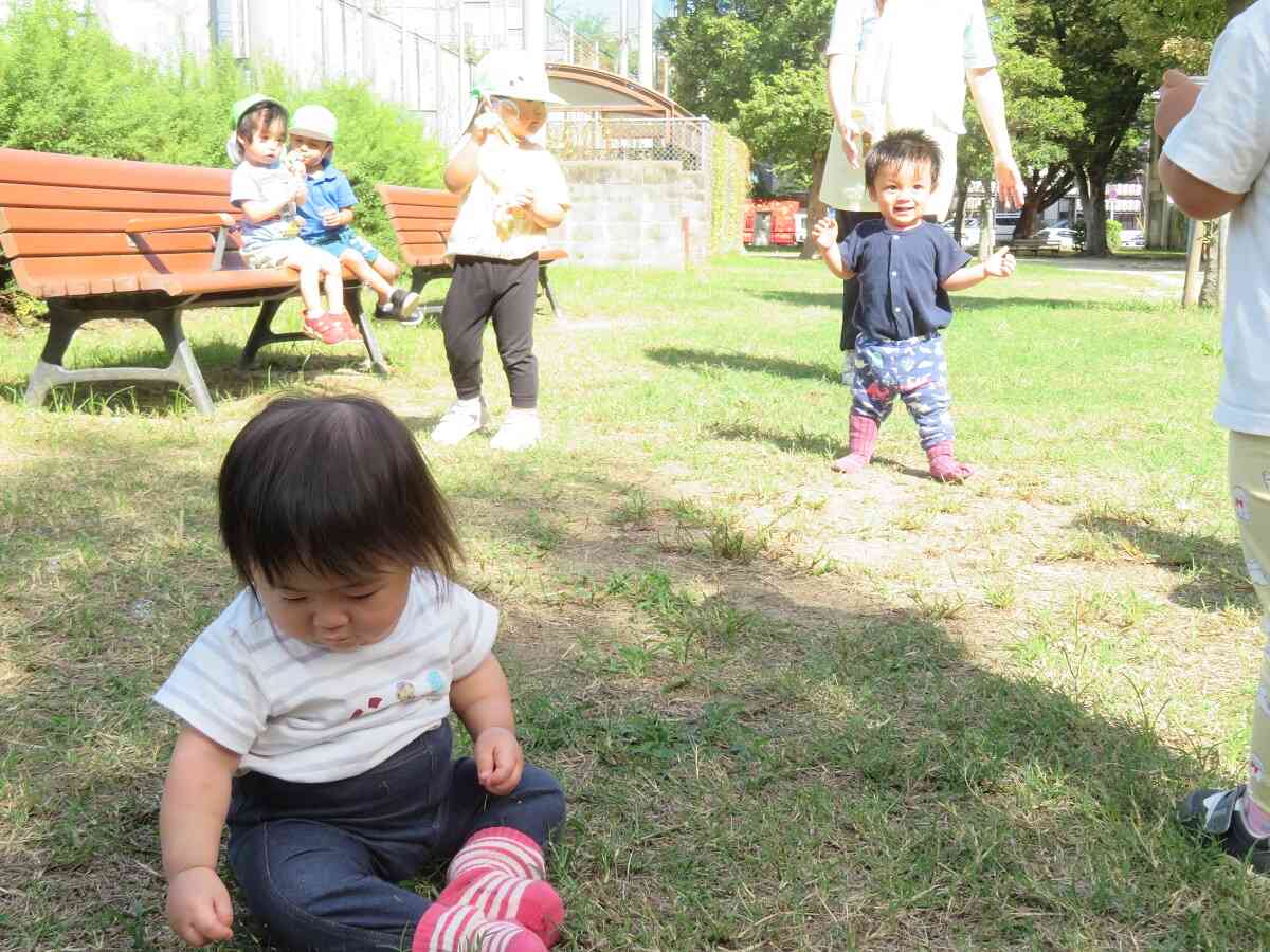 ０歳児ひよこ組さんもたくさん身体を動かし遊びました♡