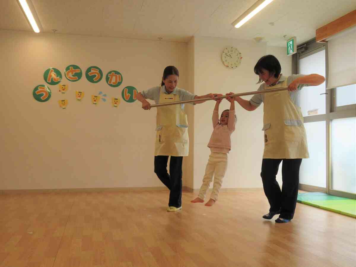 手の握る力もついてきました☆