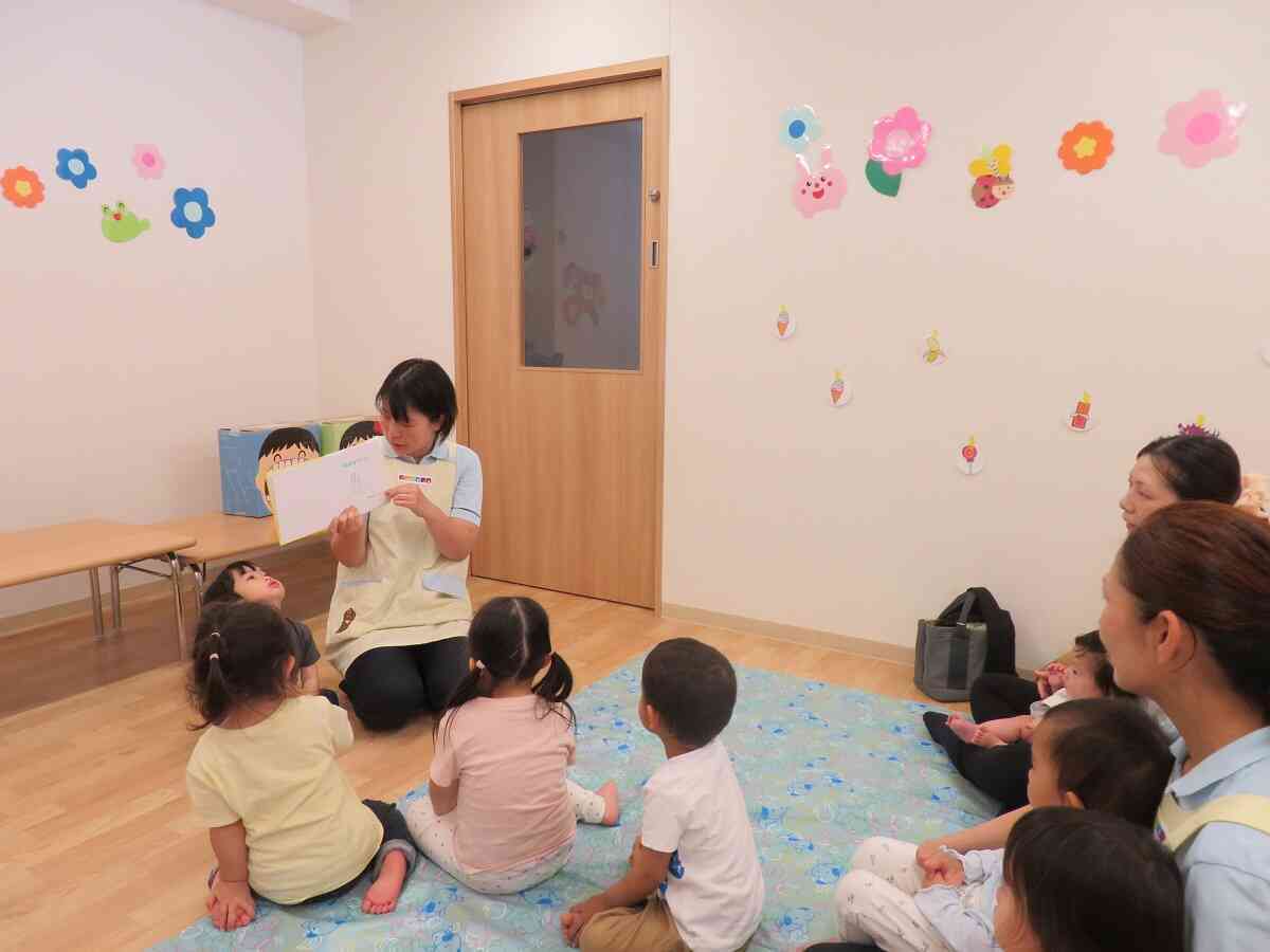 6月の子育て広場は6月4日に「歯みがき集会」を行いました スケッチブックシアターで歯みがきの大切さを知ったり、歯みがきにちなんだゲームも楽しみました♪