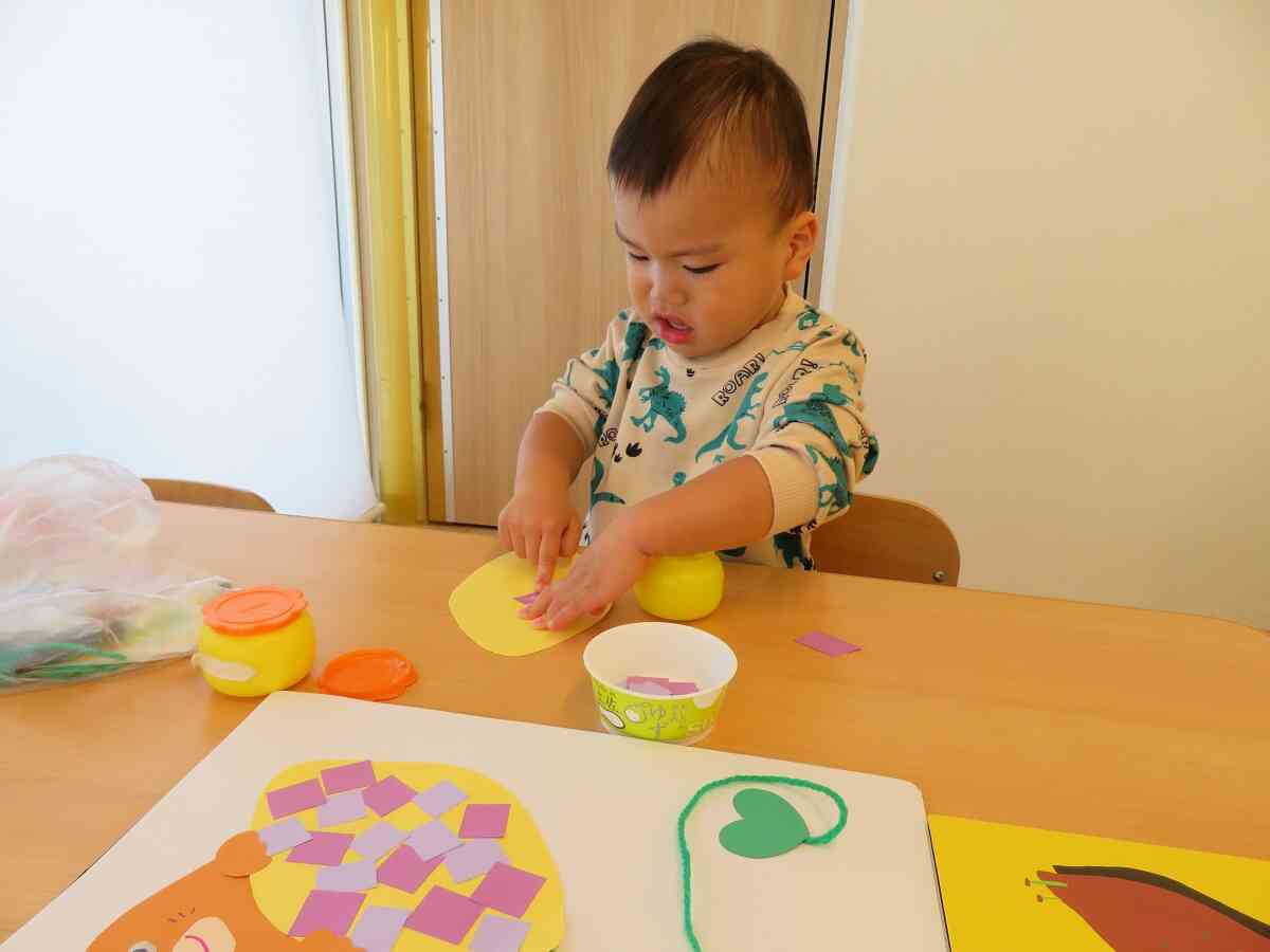 「ぬりぬり～ぺたっ！」