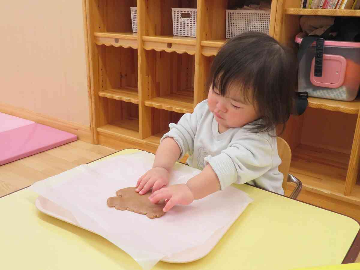 コネコネ♪ペタペタ♪