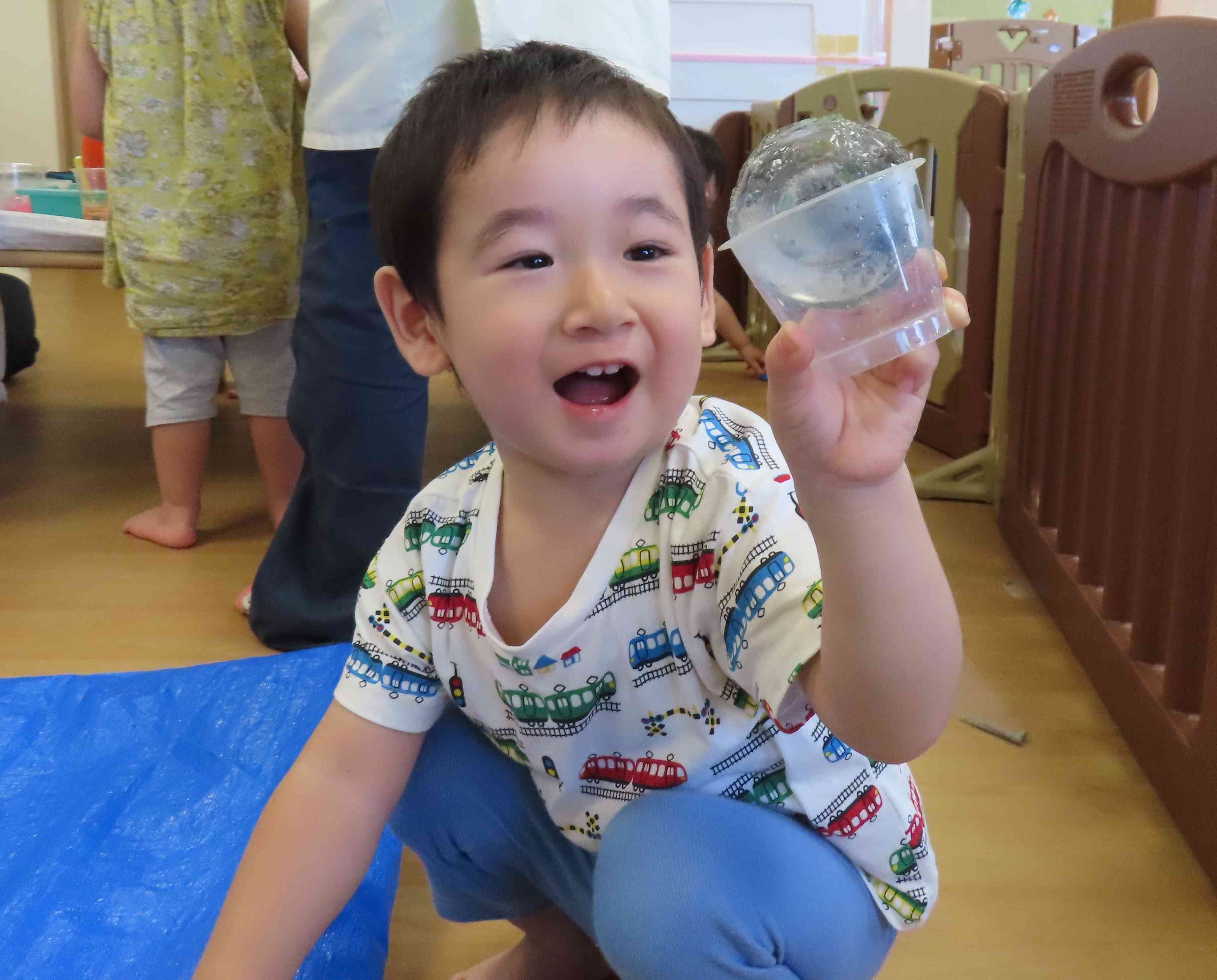 大きな氷すくえたよ！