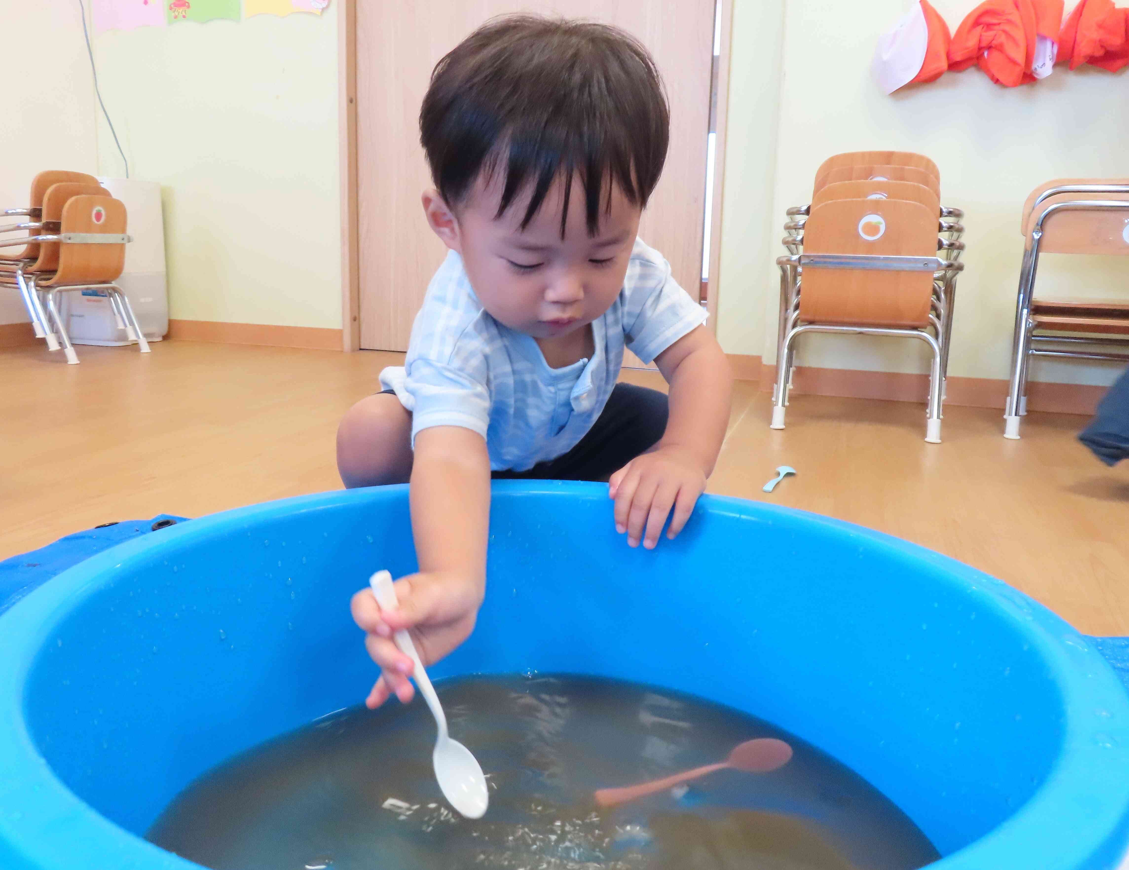 自分のペースでゆっくり遊び始める子もいます(*^-^*)