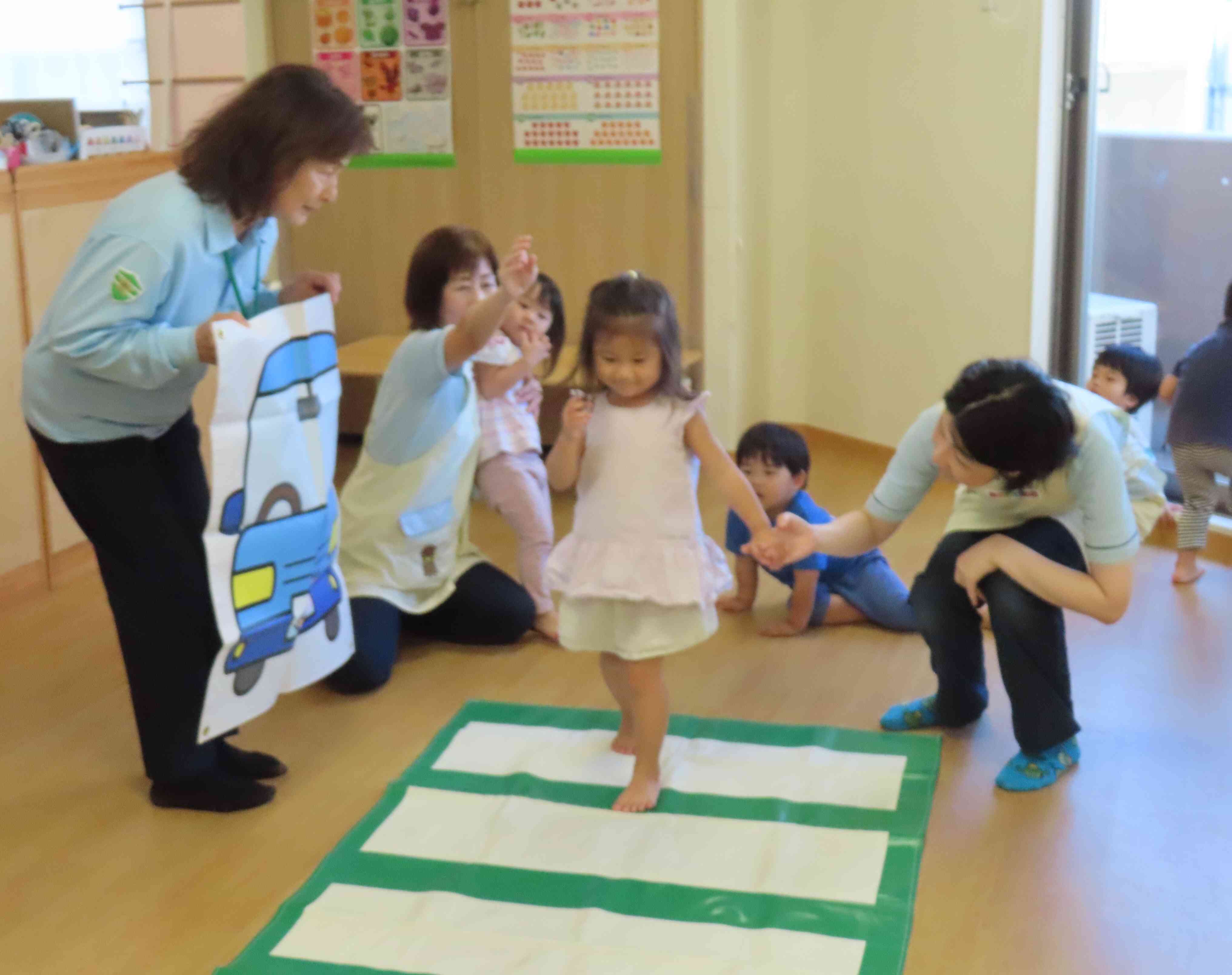 ちょっと恥ずかしいお友だちは、先生と一緒に頑張りましたよ(^^)/