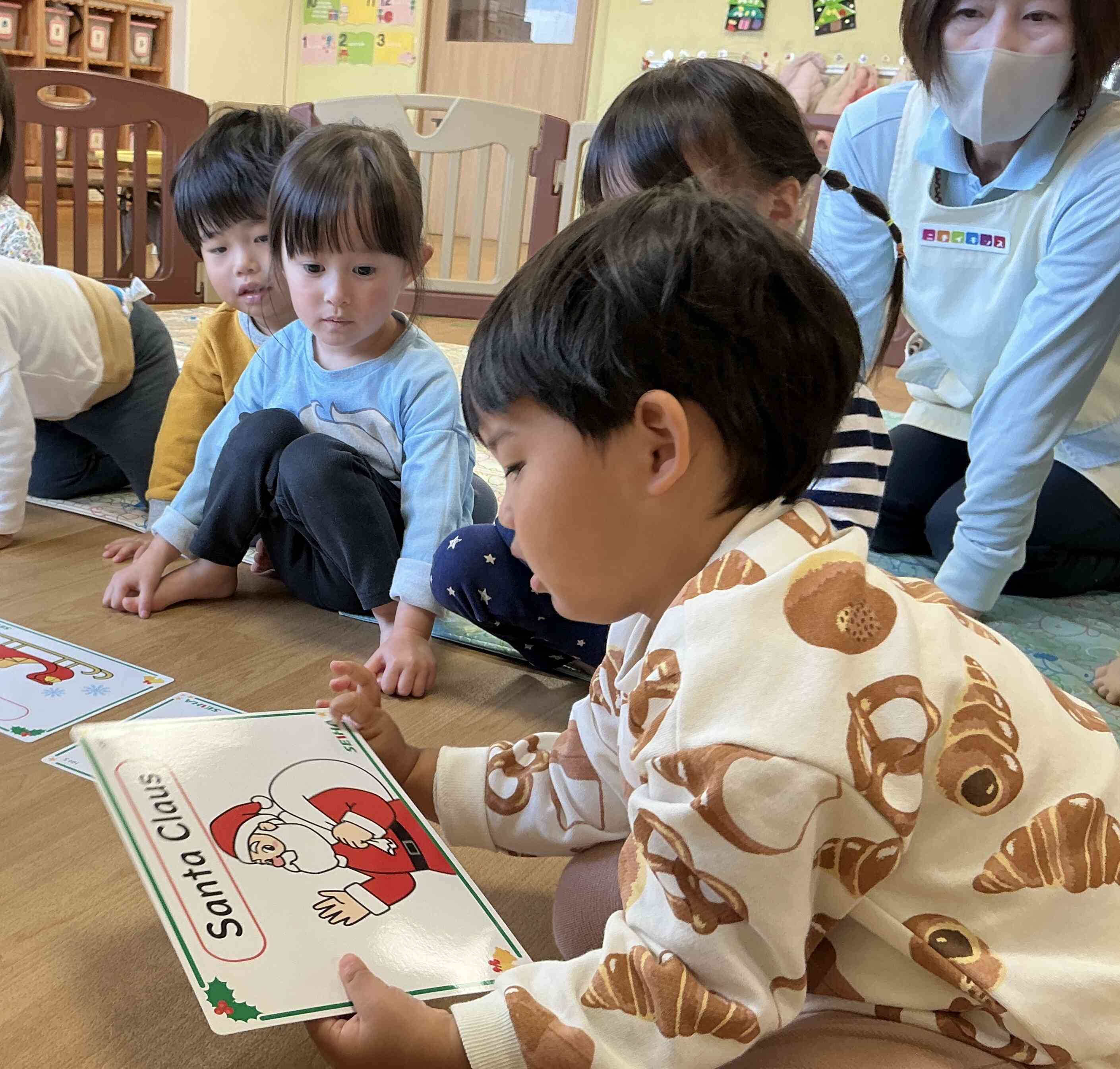 やったぁ！サンタさんだ♪