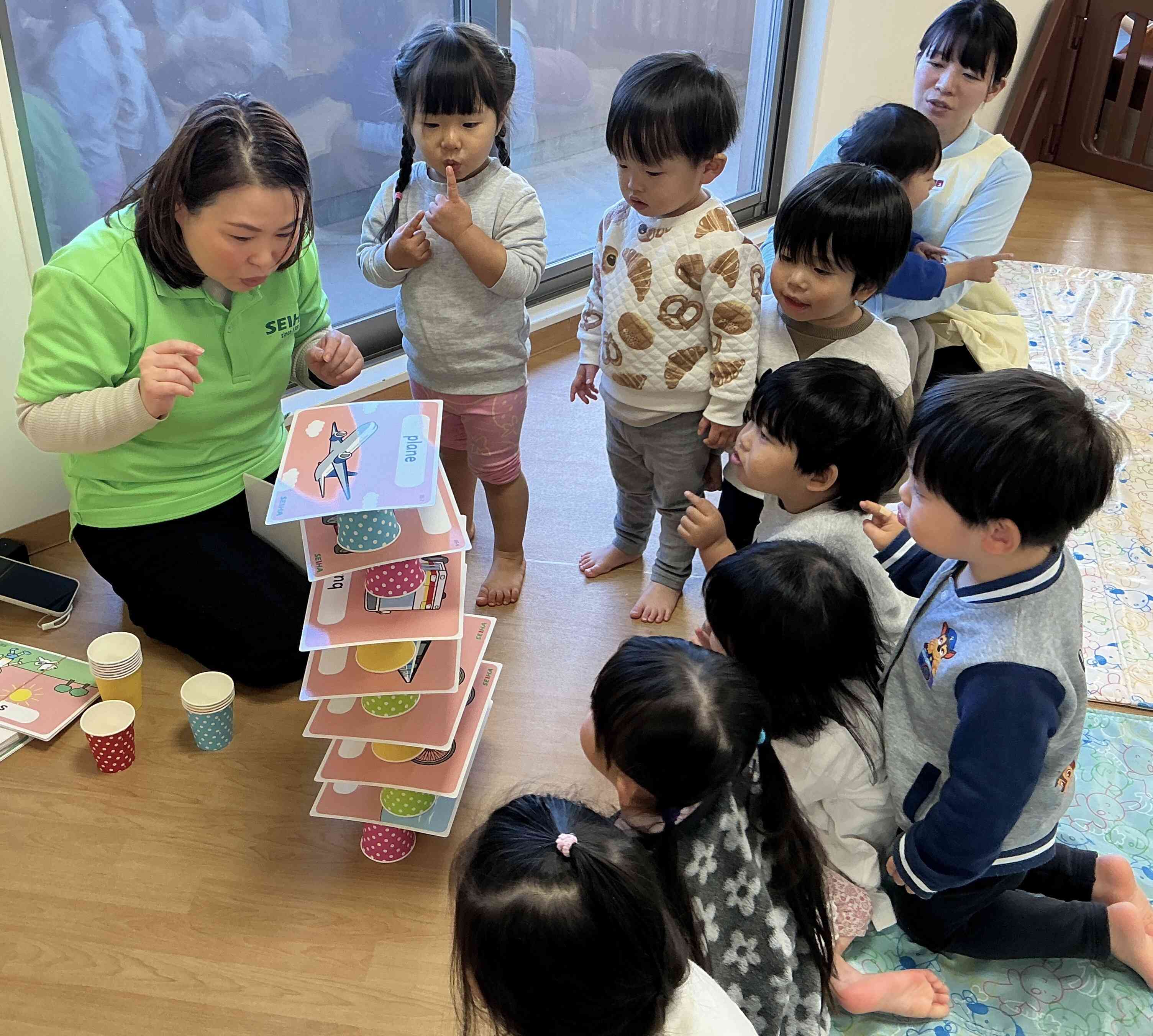 紙コップタワー・チャレンジ♪高く積めるかな？？