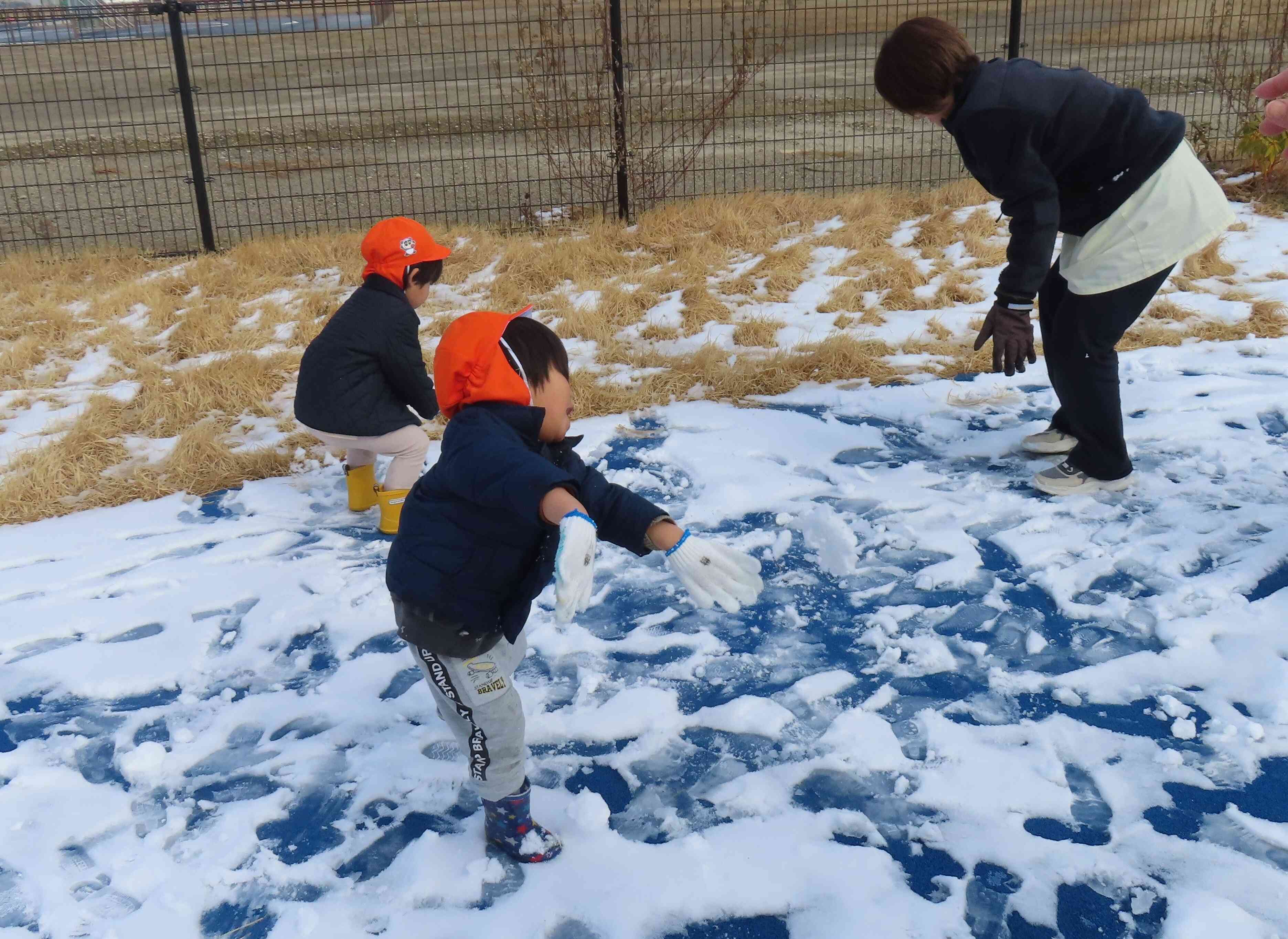 「狙いは先生だ～！それ～!!」