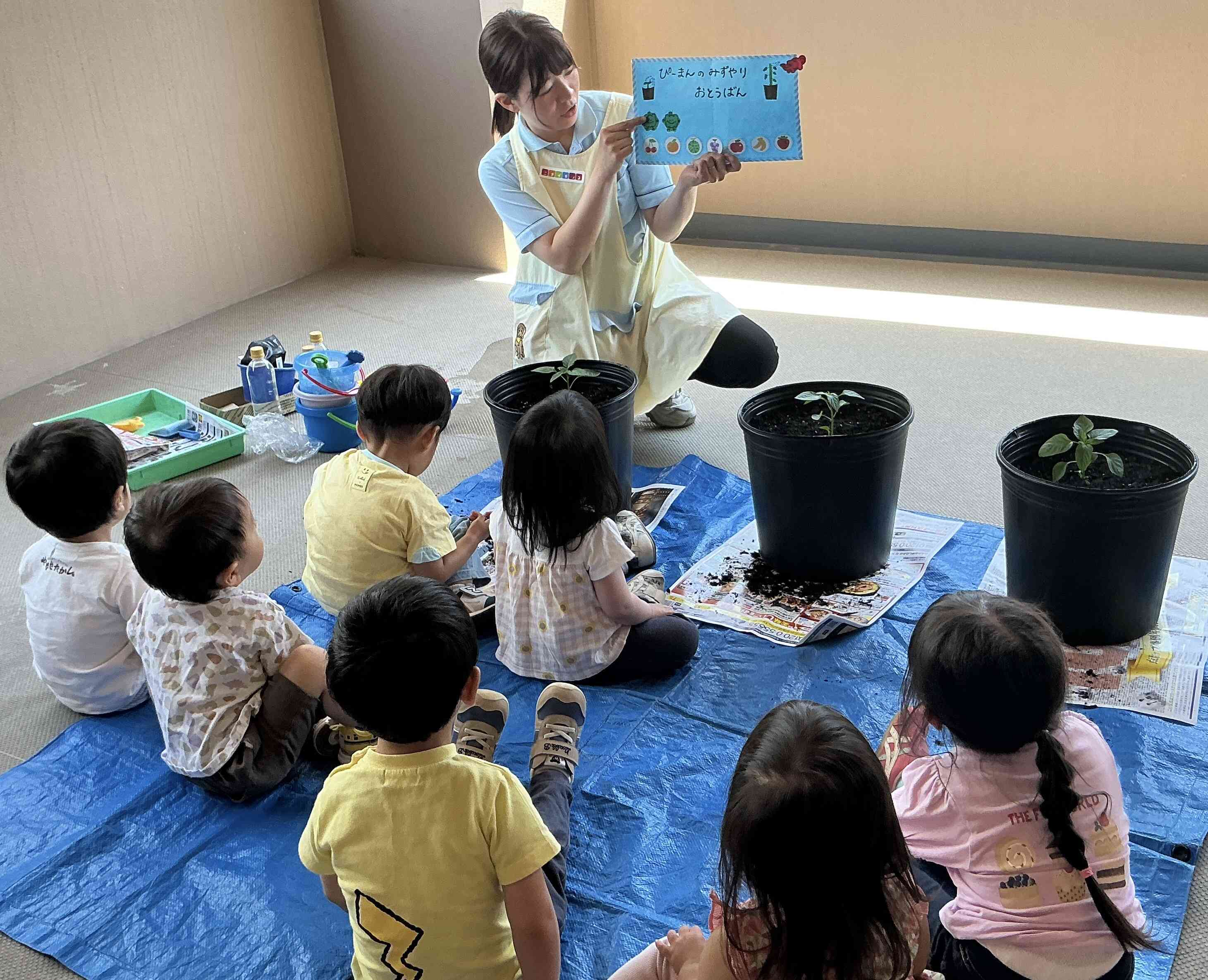 担任の先生が作ってくれたお当番表で「お水やりは順番にしていこうね」とお話ししましたよ。