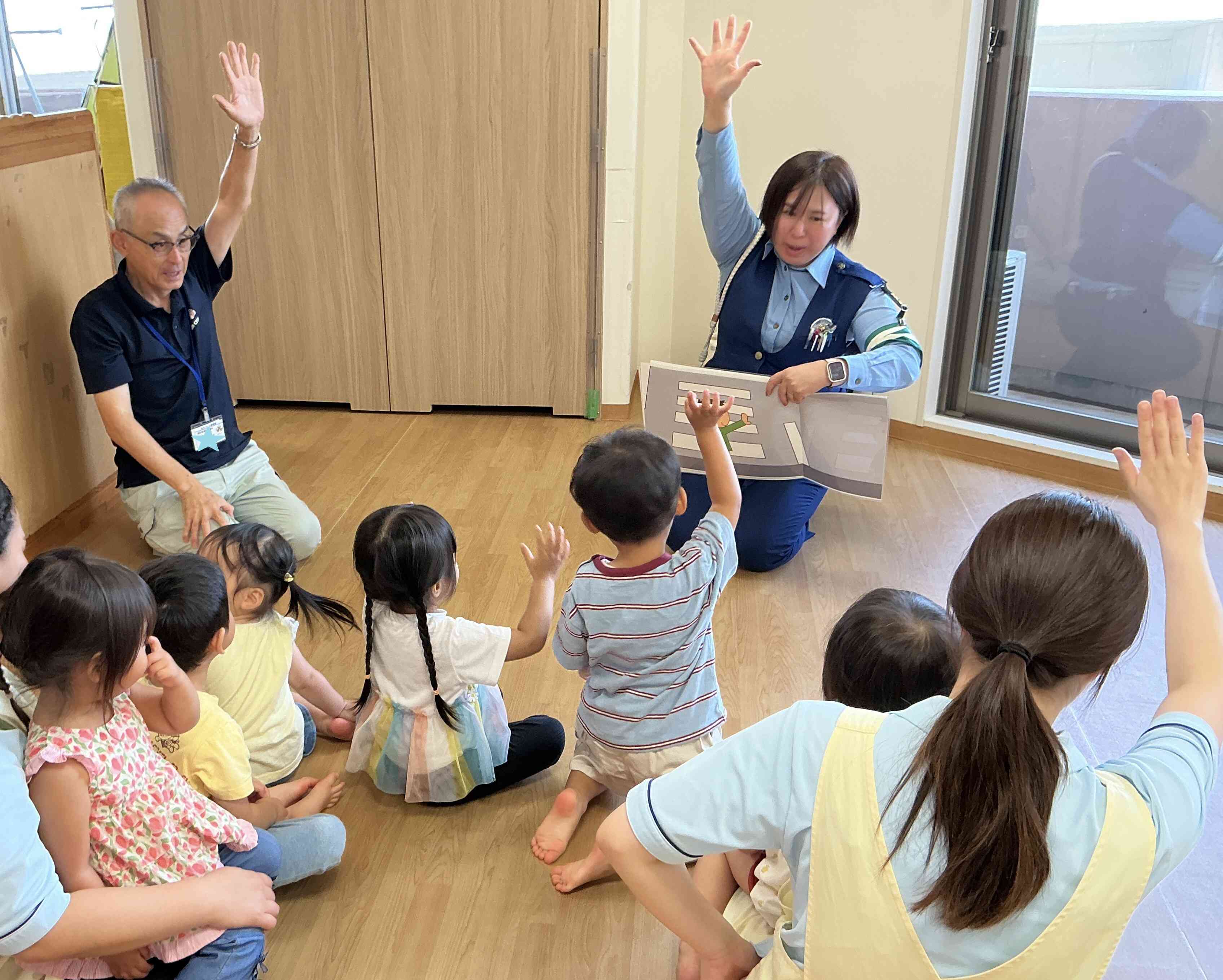 お巡りさんがきてくれたよ!~交通安全教室~
