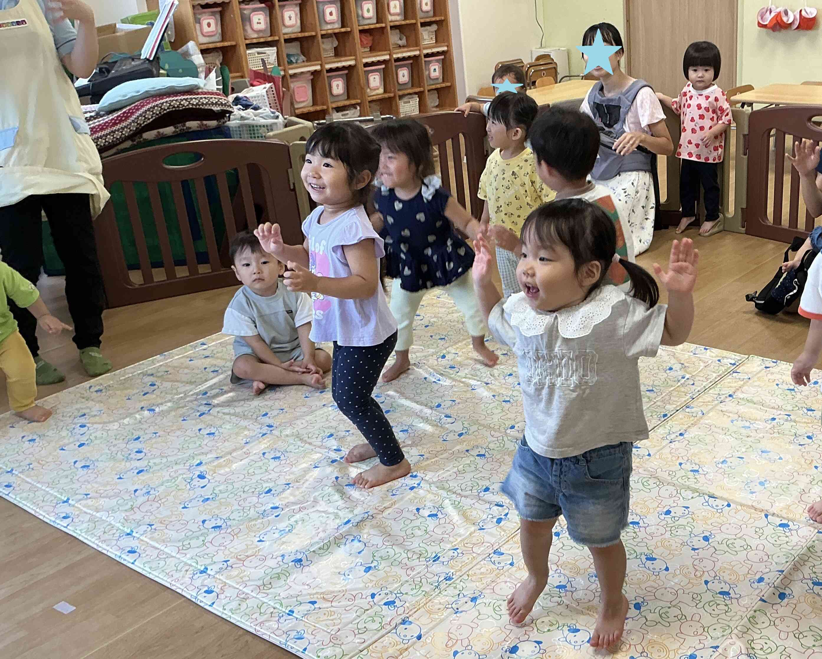 歌に合わせてDANCE♬また来月もお楽しみに~☆