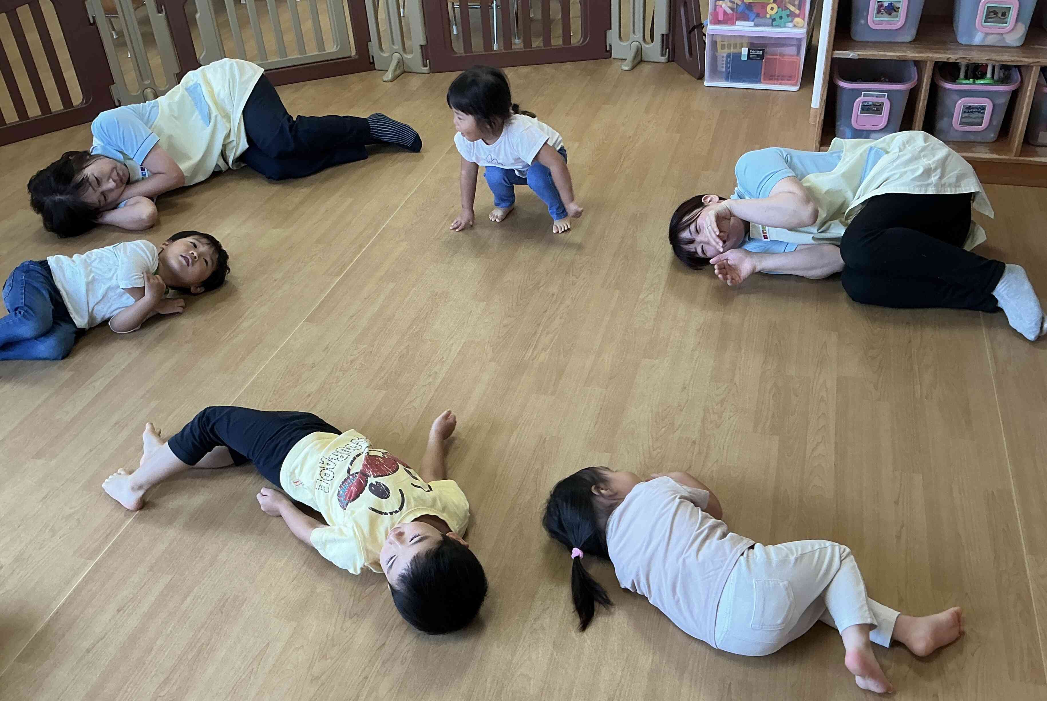 お腹もいっぱいになると、ねぼすけおばけになちゃった~(つ∀-)オヤスミナサーイ